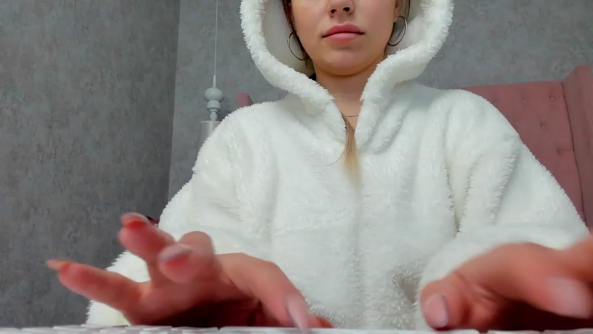 Gallery image thumbnail from SofiBloom's myfreecams stream on, 12/06/2022, 14:16 image 14 of 20