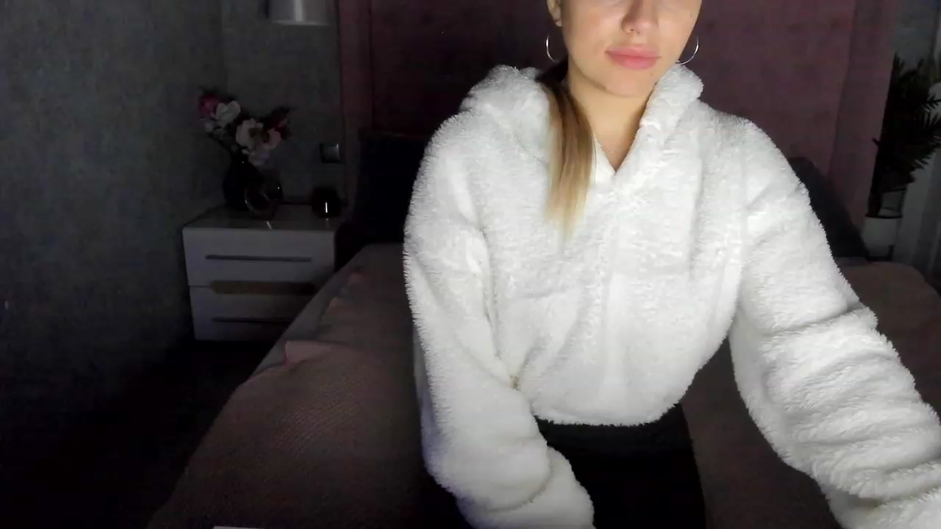 Gallery image thumbnail from SofiBloom's myfreecams stream on, 12/06/2022, 15:34 image 6 of 20