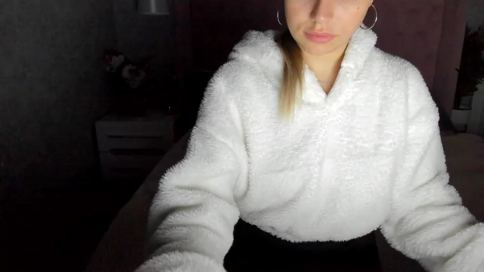 Gallery image thumbnail from SofiBloom's myfreecams stream on, 12/06/2022, 15:34 image 7 of 20