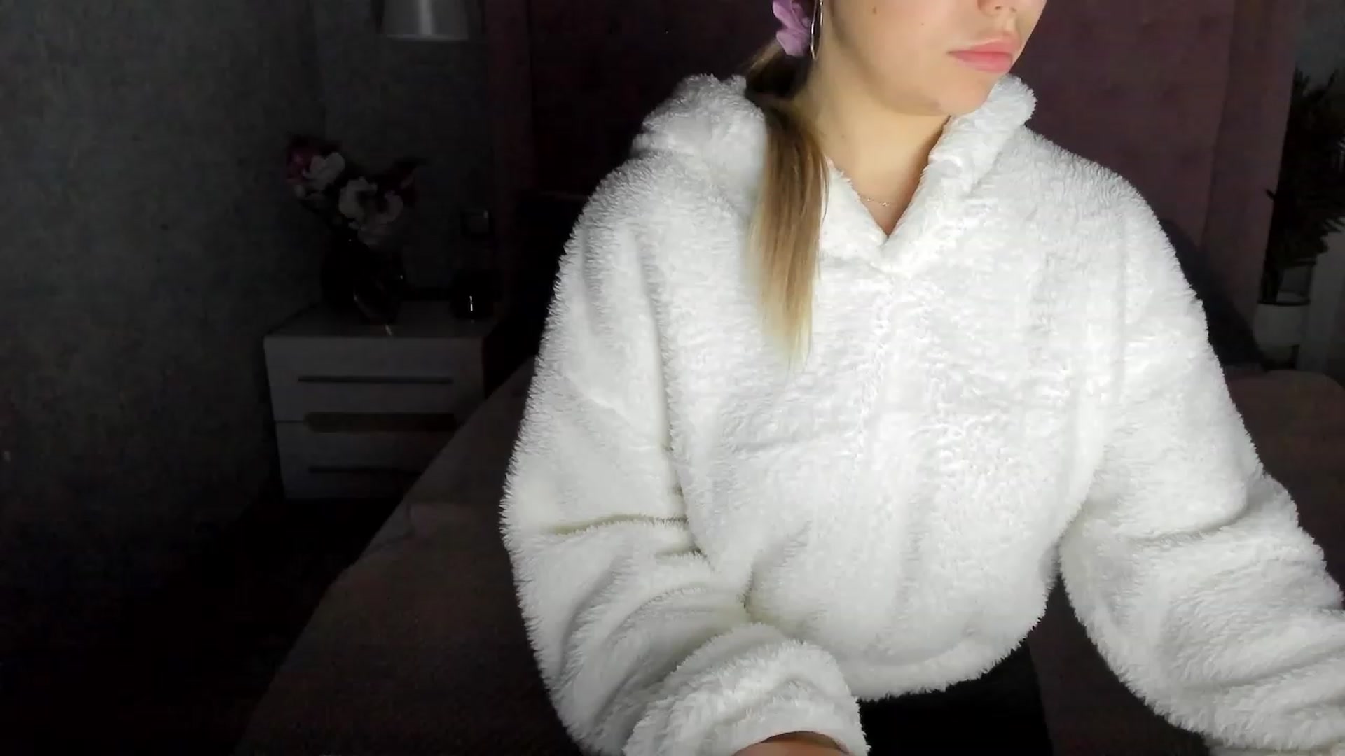 Gallery image thumbnail from SofiBloom's myfreecams stream on, 12/06/2022, 15:34 image 14 of 20