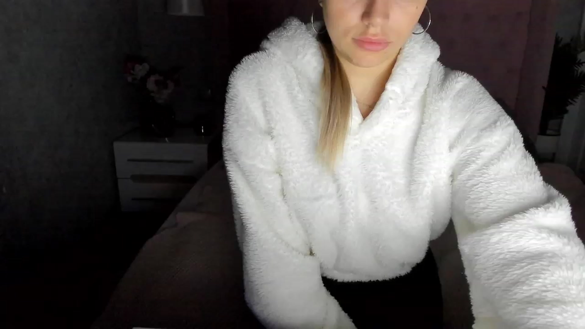 Gallery image thumbnail from SofiBloom's myfreecams stream on, 12/06/2022, 15:34 image 5 of 20