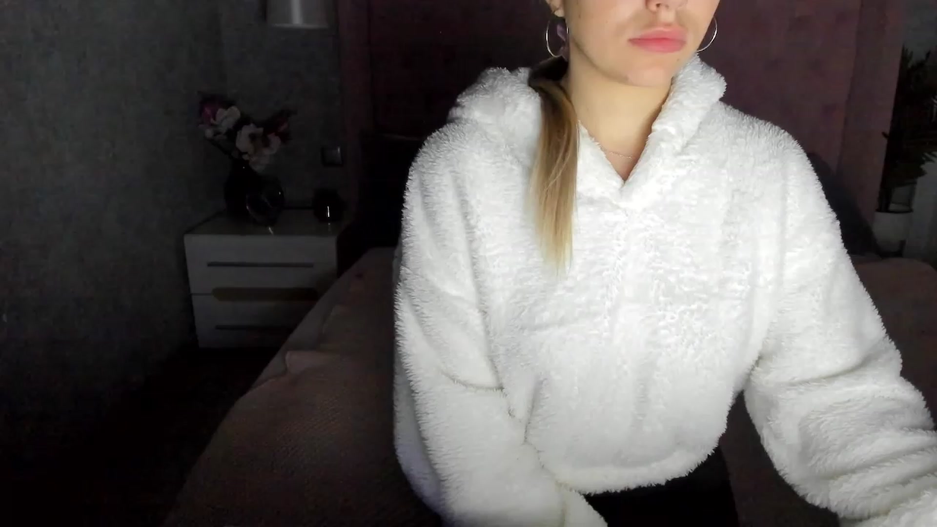 Gallery image thumbnail from SofiBloom's myfreecams stream on, 12/06/2022, 15:34 image 13 of 20