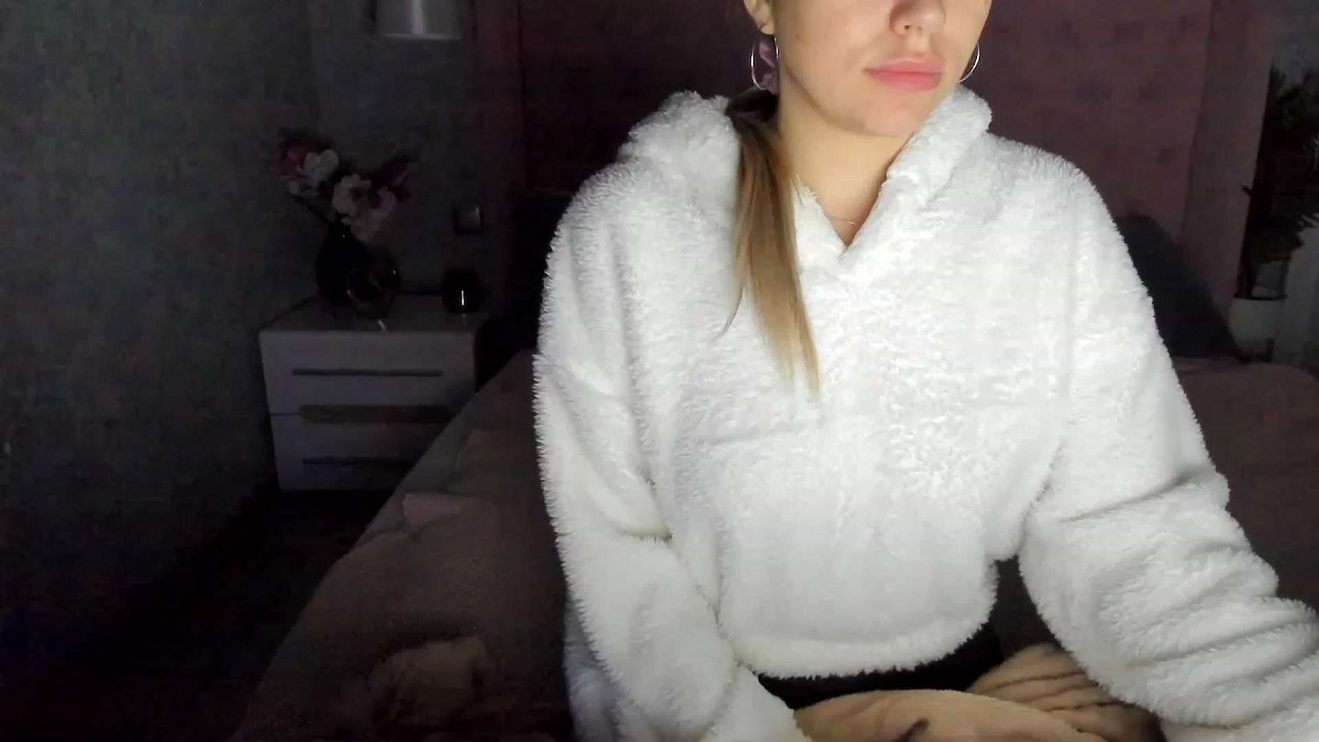 Gallery image thumbnail from SofiBloom's myfreecams stream on, 12/06/2022, 15:34 image 17 of 20