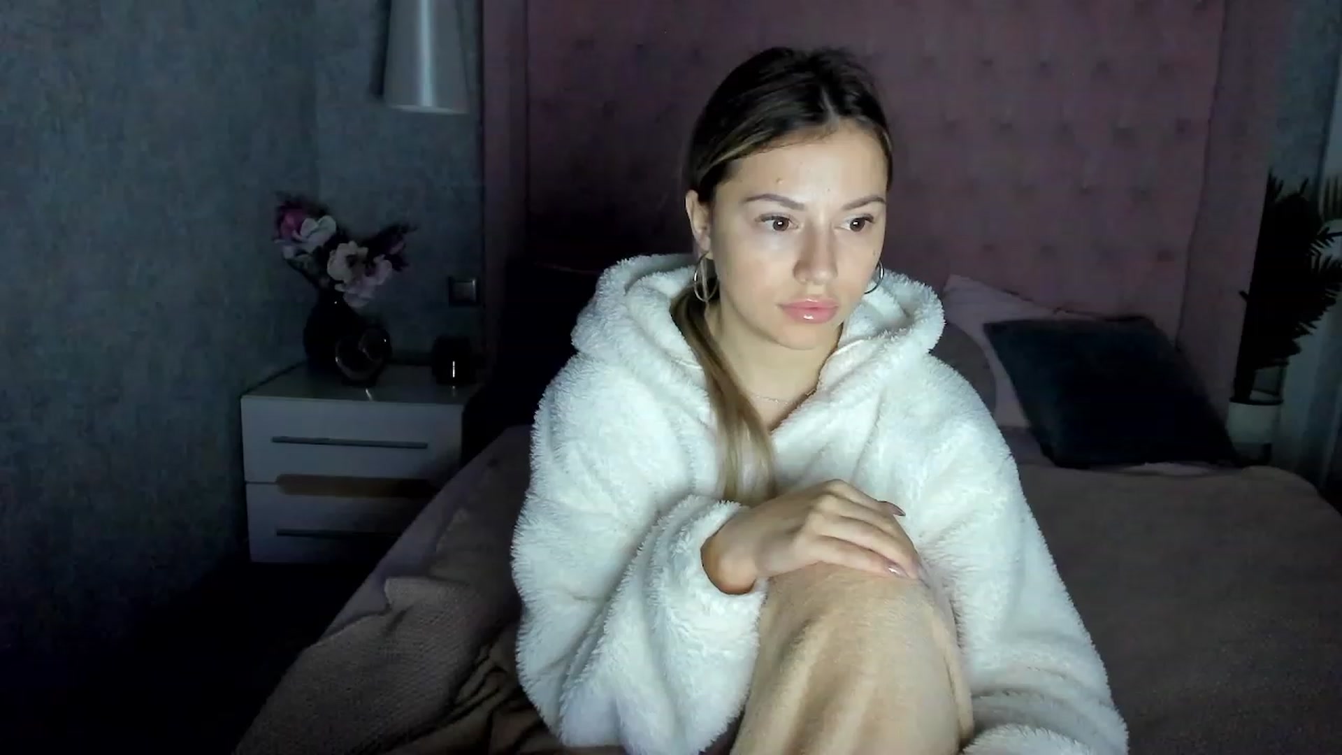 Gallery image thumbnail from SofiBloom's myfreecams stream on, 12/06/2022, 16:21 image 3 of 20