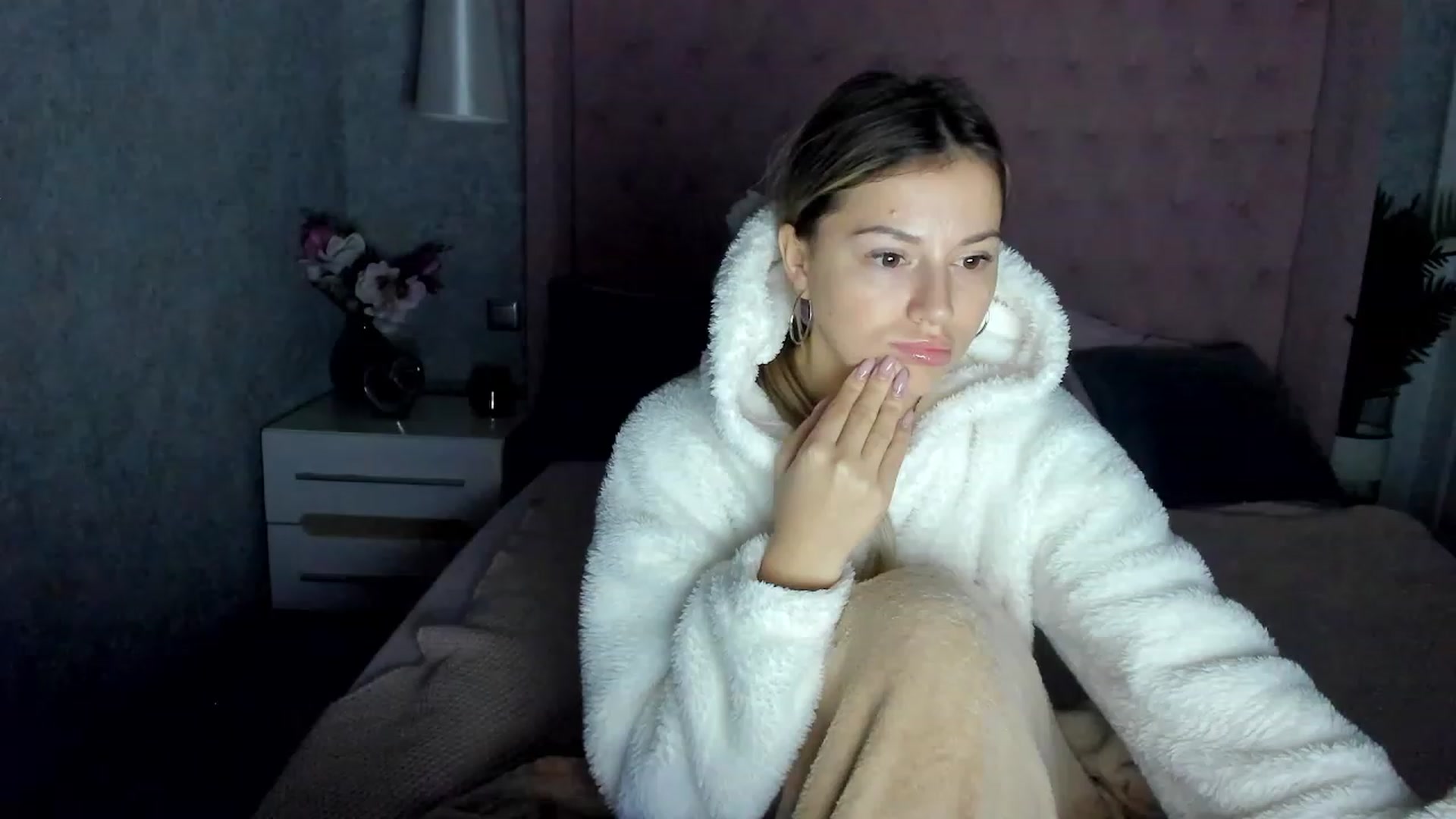 Gallery image thumbnail from SofiBloom's myfreecams stream on, 12/06/2022, 16:21 image 9 of 20