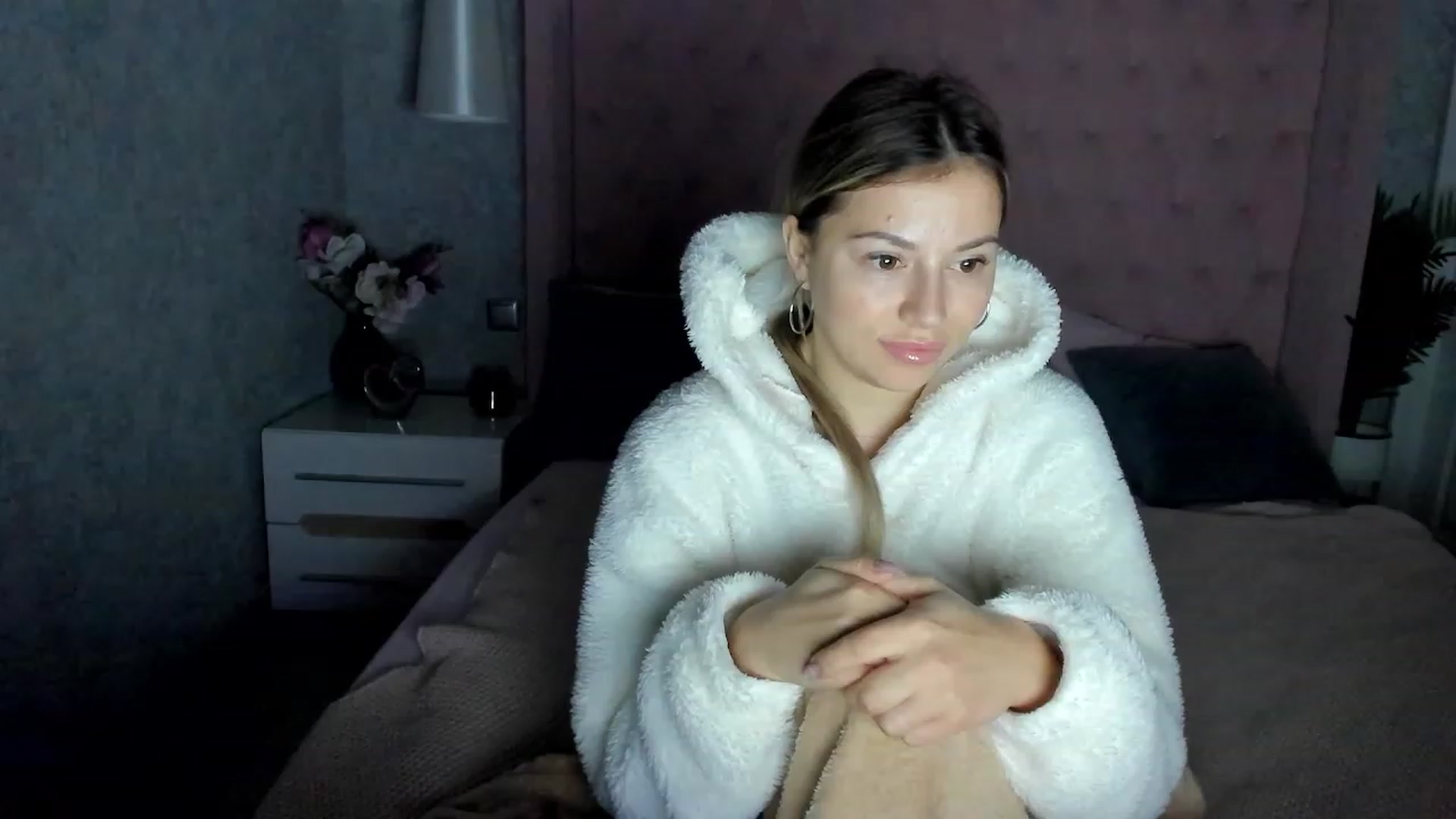 Gallery image thumbnail from SofiBloom's myfreecams stream on, 12/06/2022, 16:21 image 10 of 20