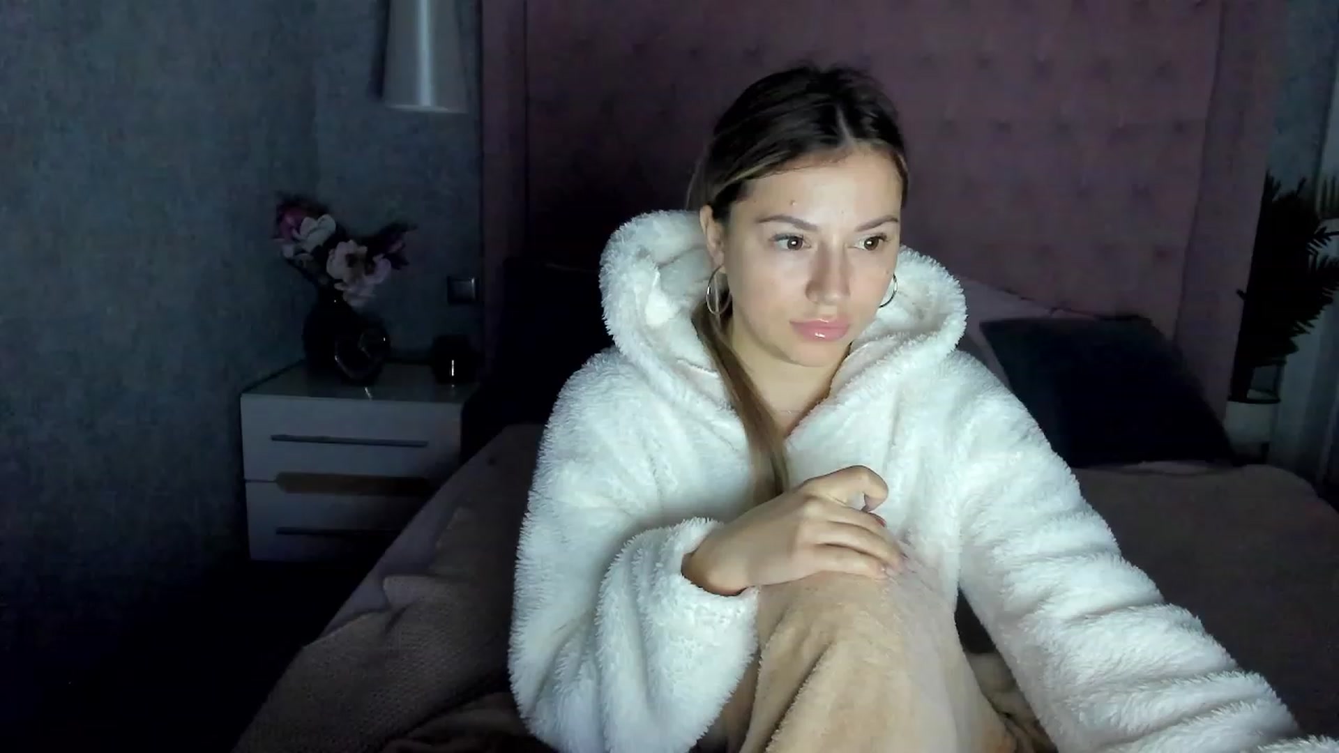 Gallery image thumbnail from SofiBloom's myfreecams stream on, 12/06/2022, 16:21 image 14 of 20