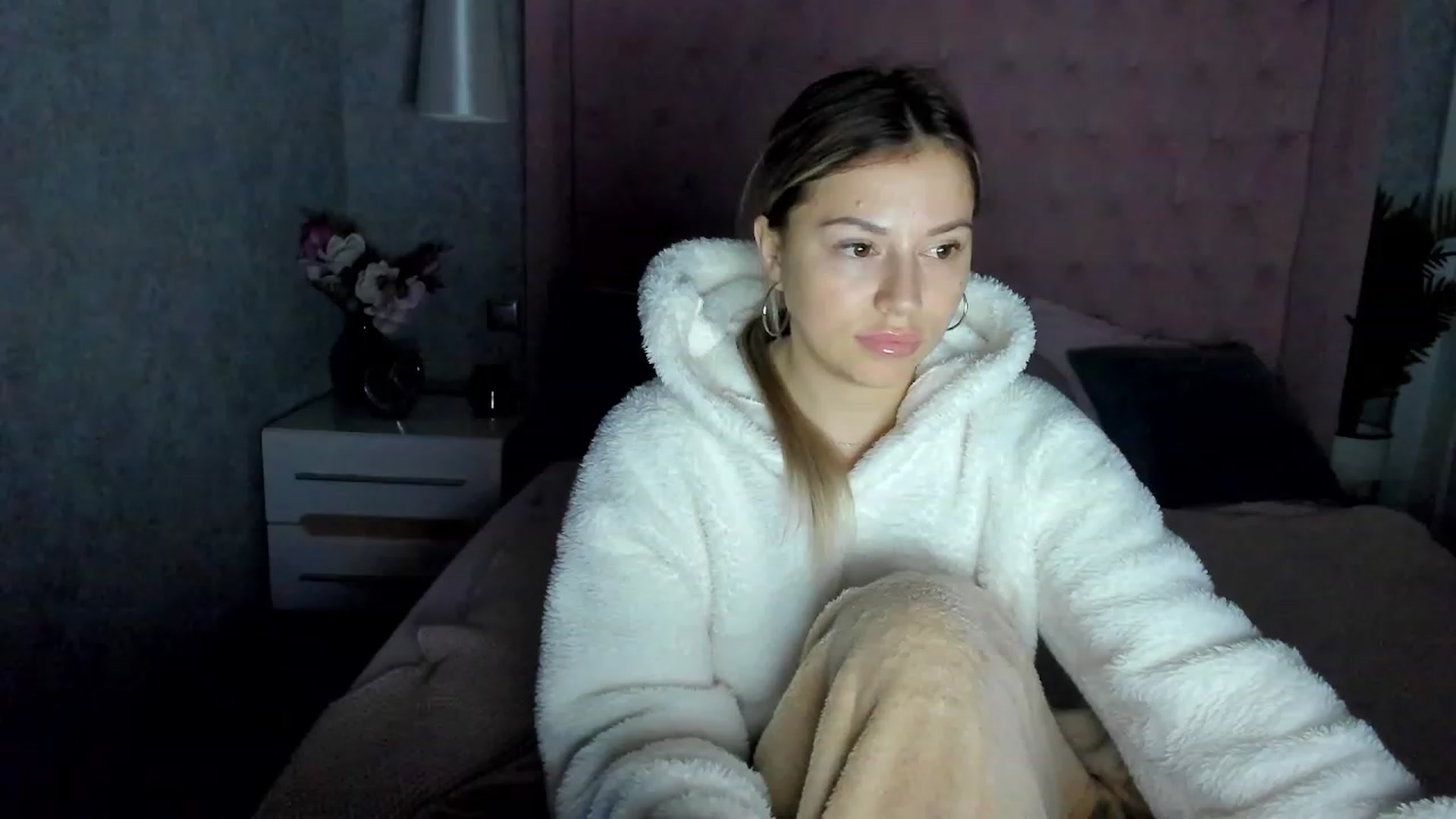 Gallery image thumbnail from SofiBloom's myfreecams stream on, 12/06/2022, 16:21 image 20 of 20