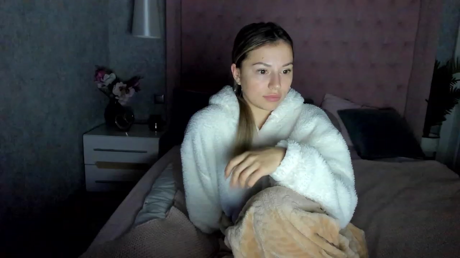 Gallery image thumbnail from SofiBloom's myfreecams stream on, 12/06/2022, 19:07 image 11 of 20