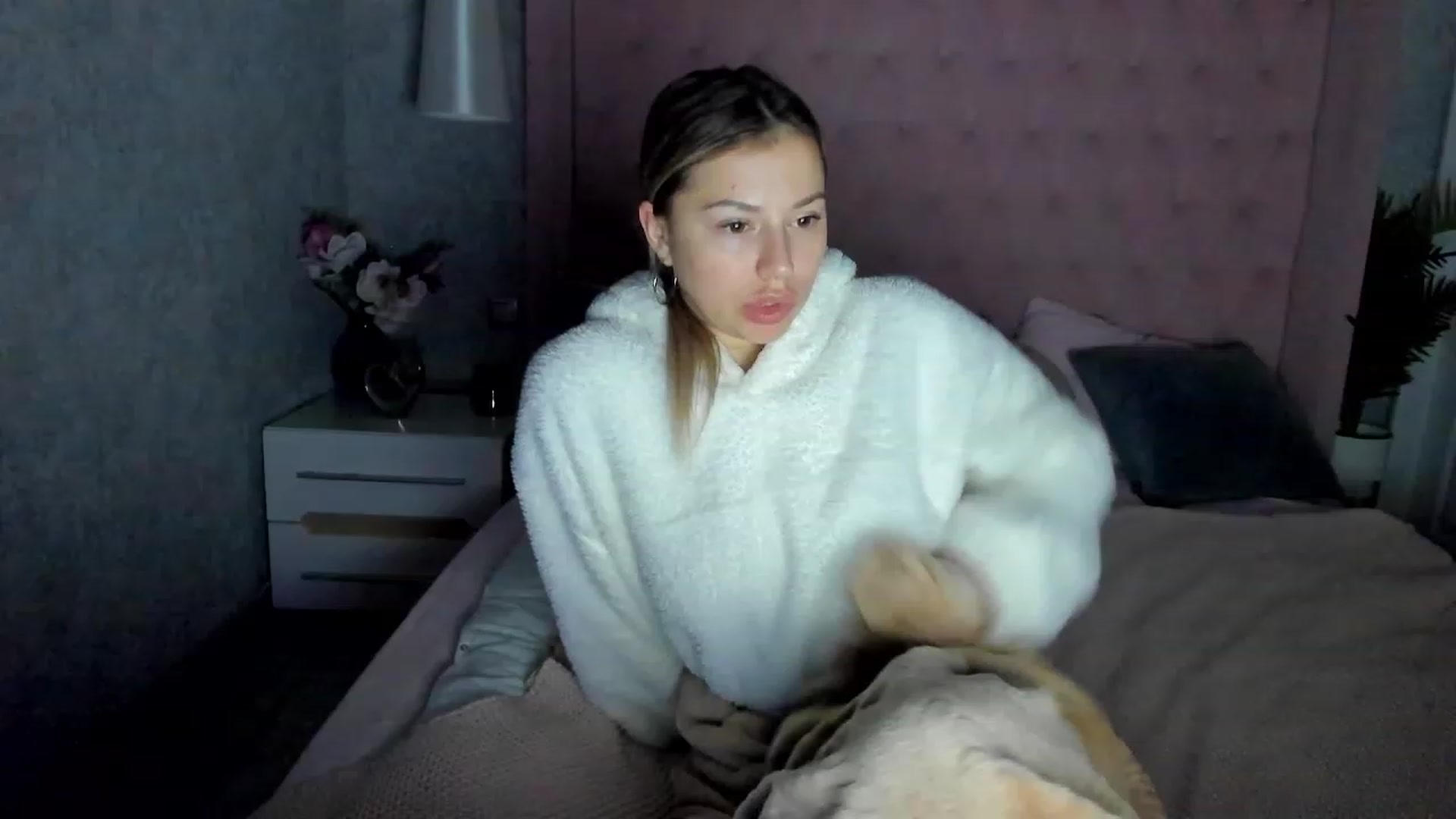 Gallery image thumbnail from SofiBloom's myfreecams stream on, 12/06/2022, 19:07 image 9 of 20
