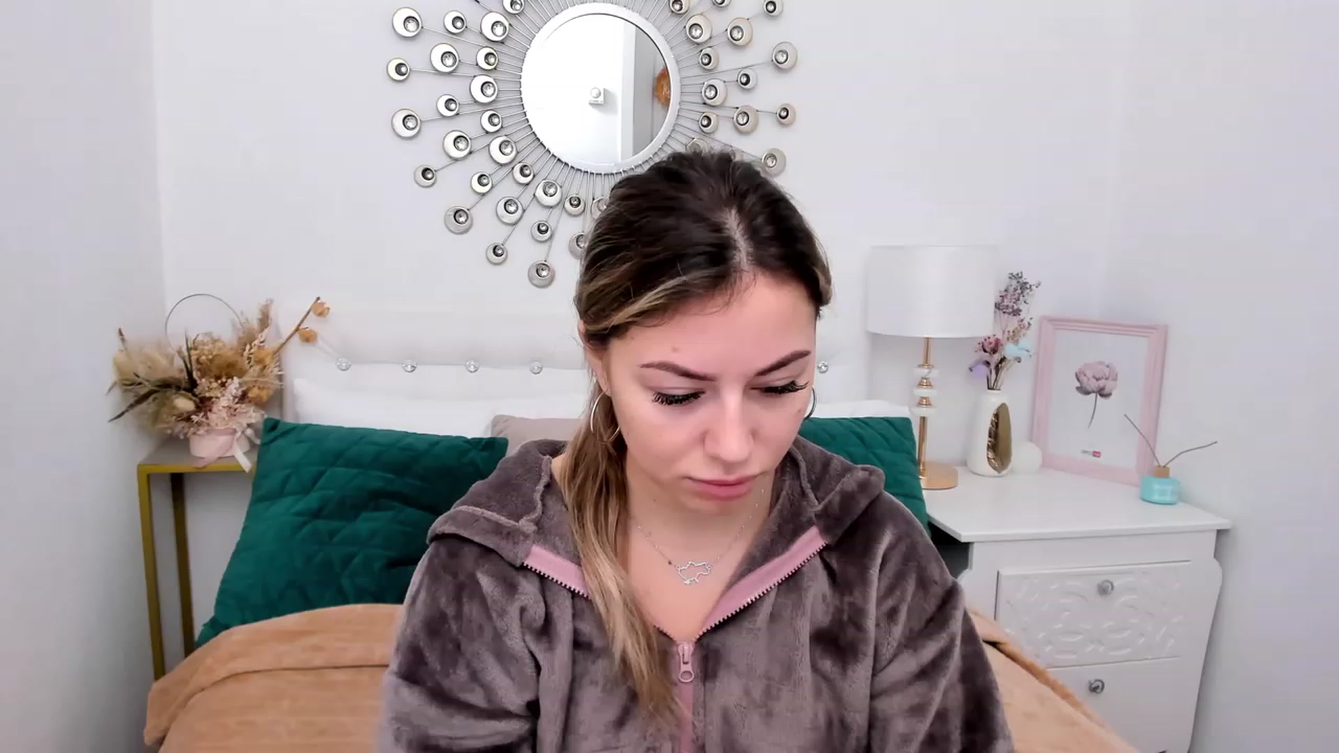 Gallery image thumbnail from SofiBloom's myfreecams stream on, 12/10/2022, 09:02 image 7 of 20
