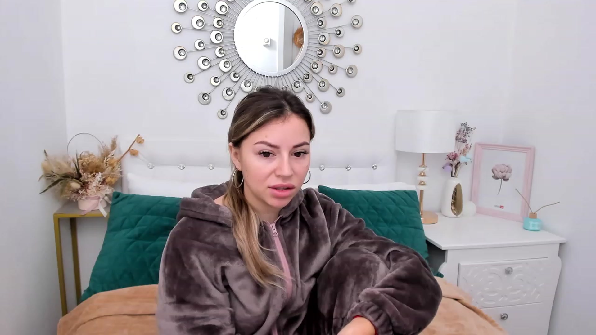 Gallery image thumbnail from SofiBloom's myfreecams stream on, 12/10/2022, 09:02 image 17 of 20