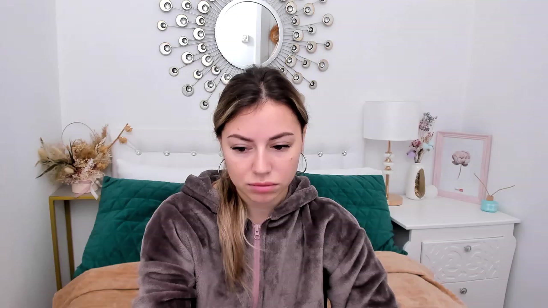 Gallery image thumbnail from SofiBloom's myfreecams stream on, 12/10/2022, 09:02 image 18 of 20