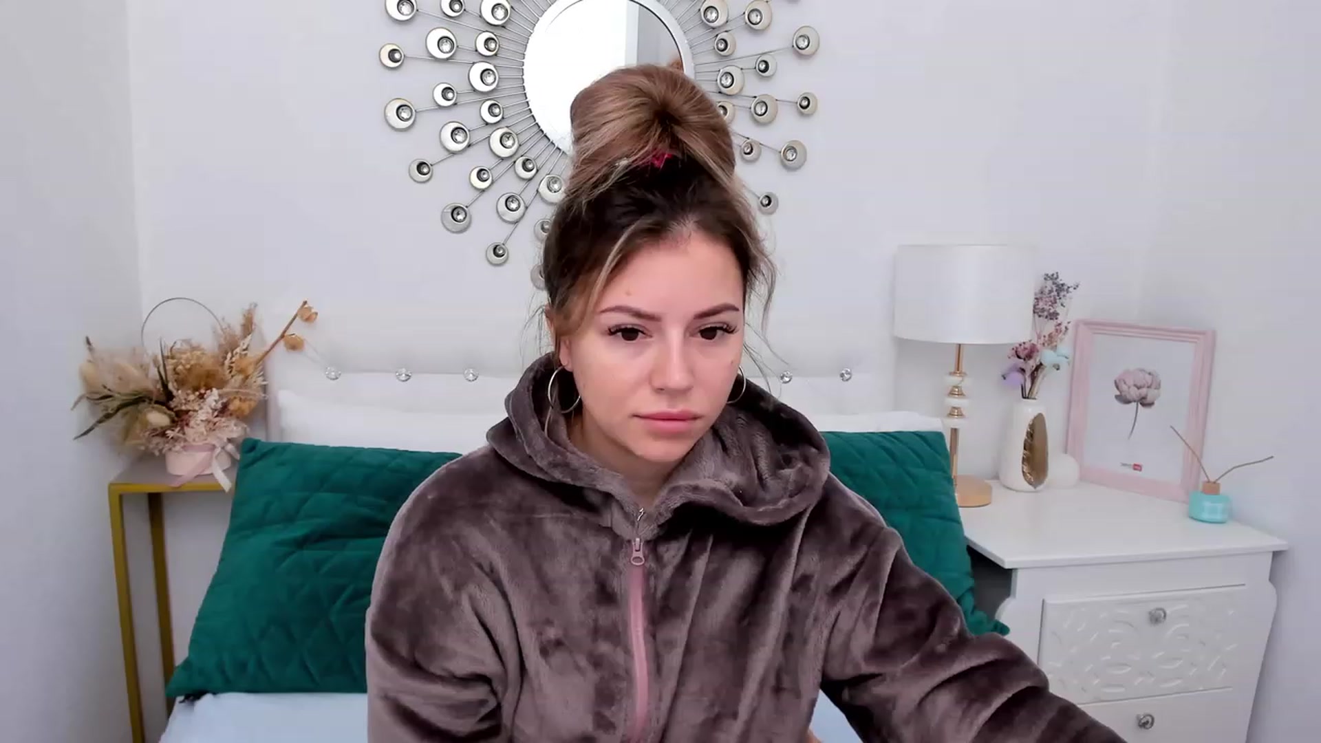 Gallery image thumbnail from SofiBloom's myfreecams stream on, 12/10/2022, 11:37 image 14 of 20