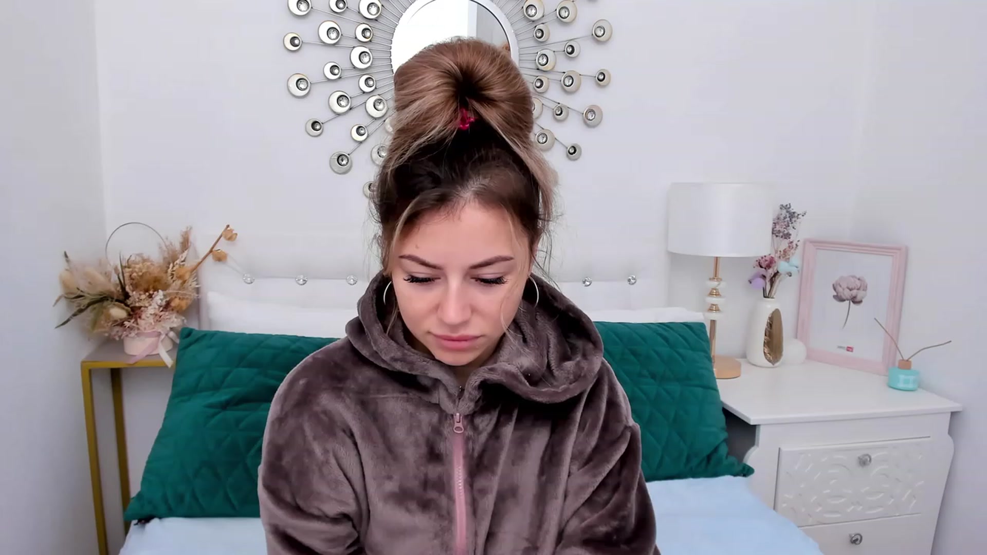 Gallery image thumbnail from SofiBloom's myfreecams stream on, 12/10/2022, 11:37 image 13 of 20