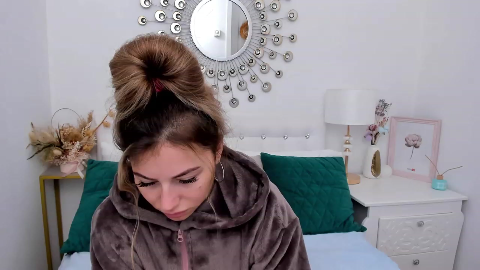 Gallery image thumbnail from SofiBloom's myfreecams stream on, 12/10/2022, 11:37 image 7 of 20