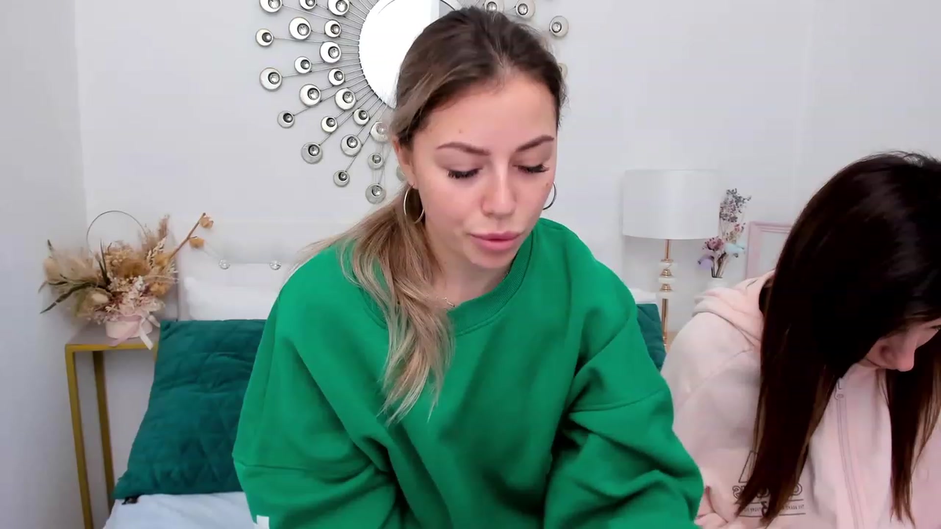 Gallery image thumbnail from SofiBloom's myfreecams stream on, 12/10/2022, 12:27 image 16 of 20