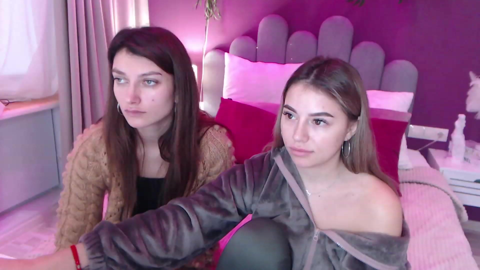 Gallery image thumbnail from SofiBloom's myfreecams stream on, 12/11/2022, 09:56 image 8 of 20