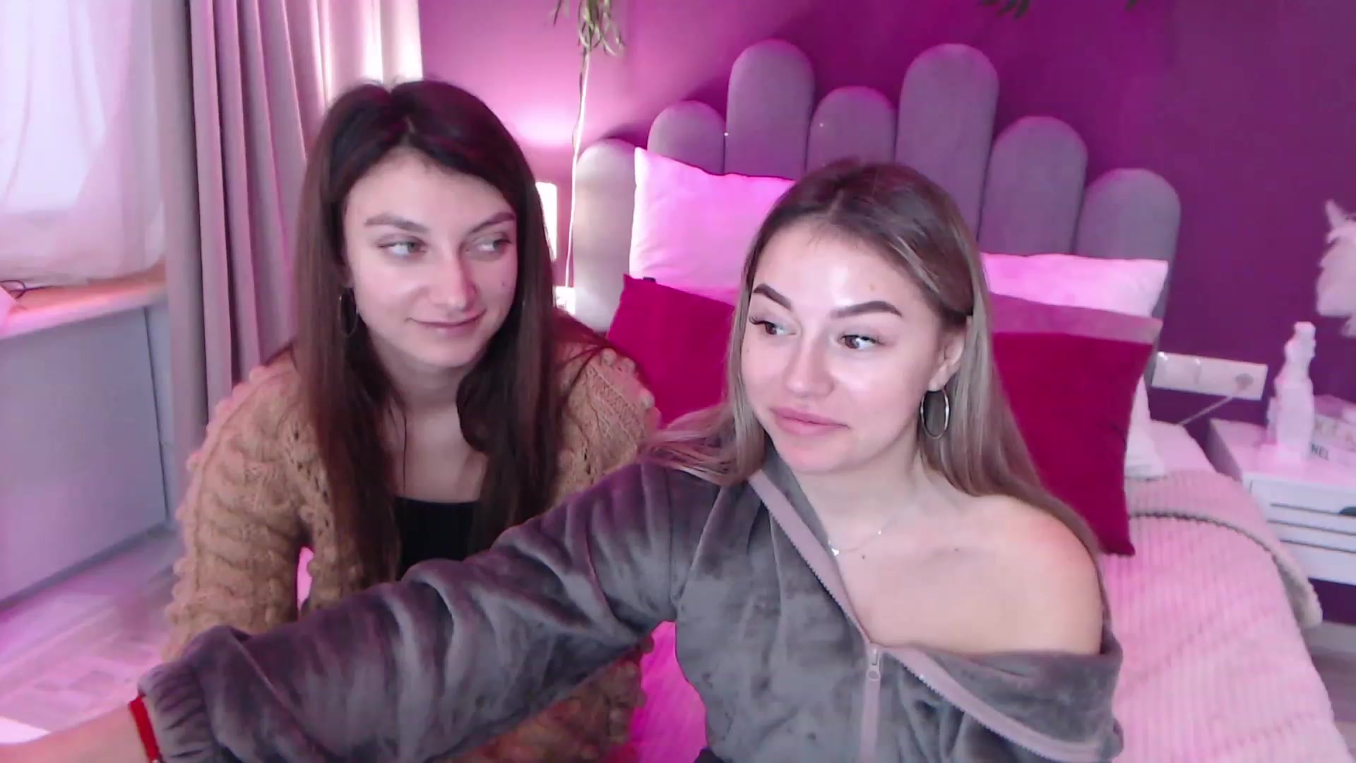 Gallery image thumbnail from SofiBloom's myfreecams stream on, 12/11/2022, 09:56 image 9 of 20