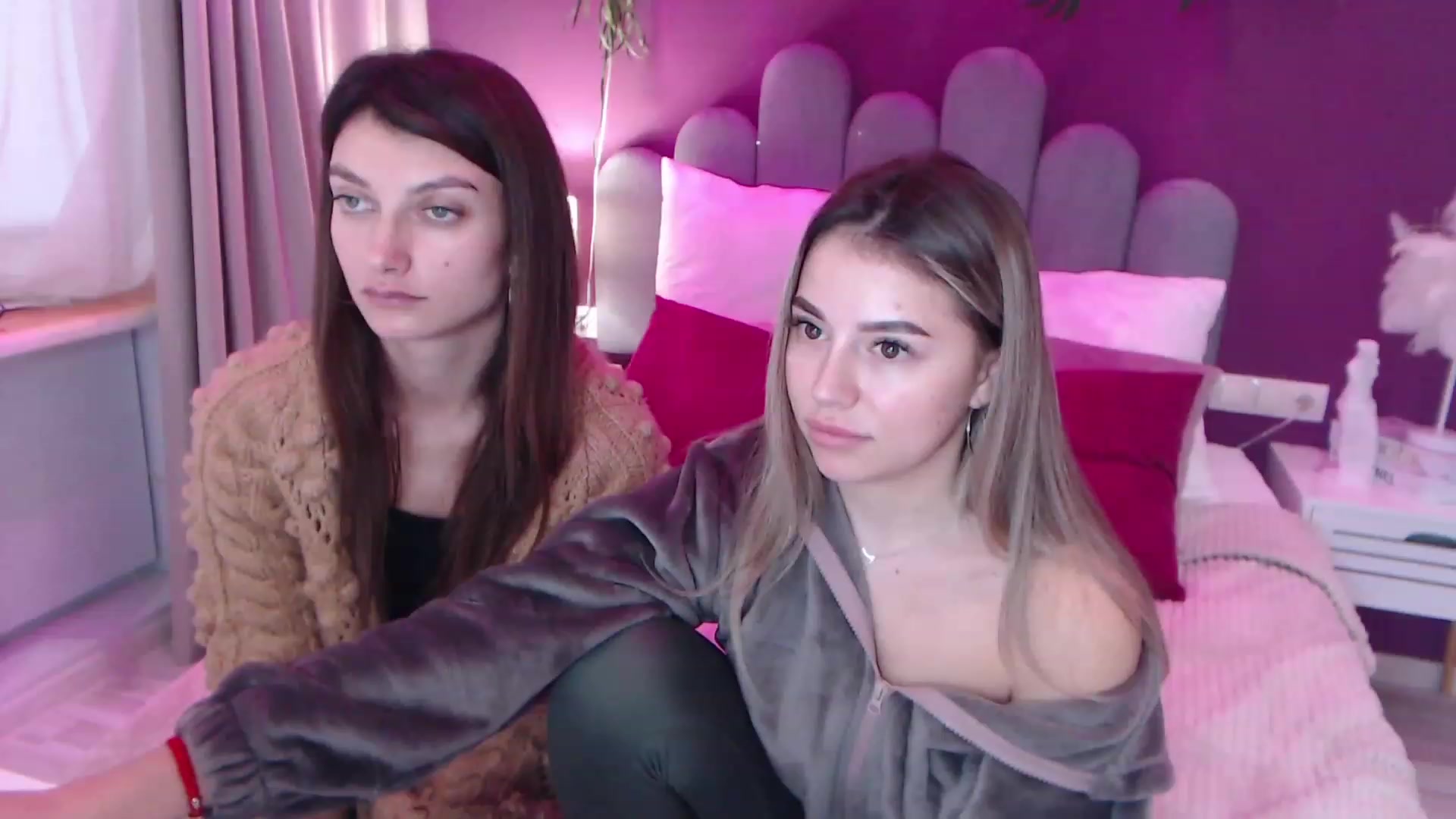 Gallery image thumbnail from SofiBloom's myfreecams stream on, 12/11/2022, 10:10 image 14 of 20