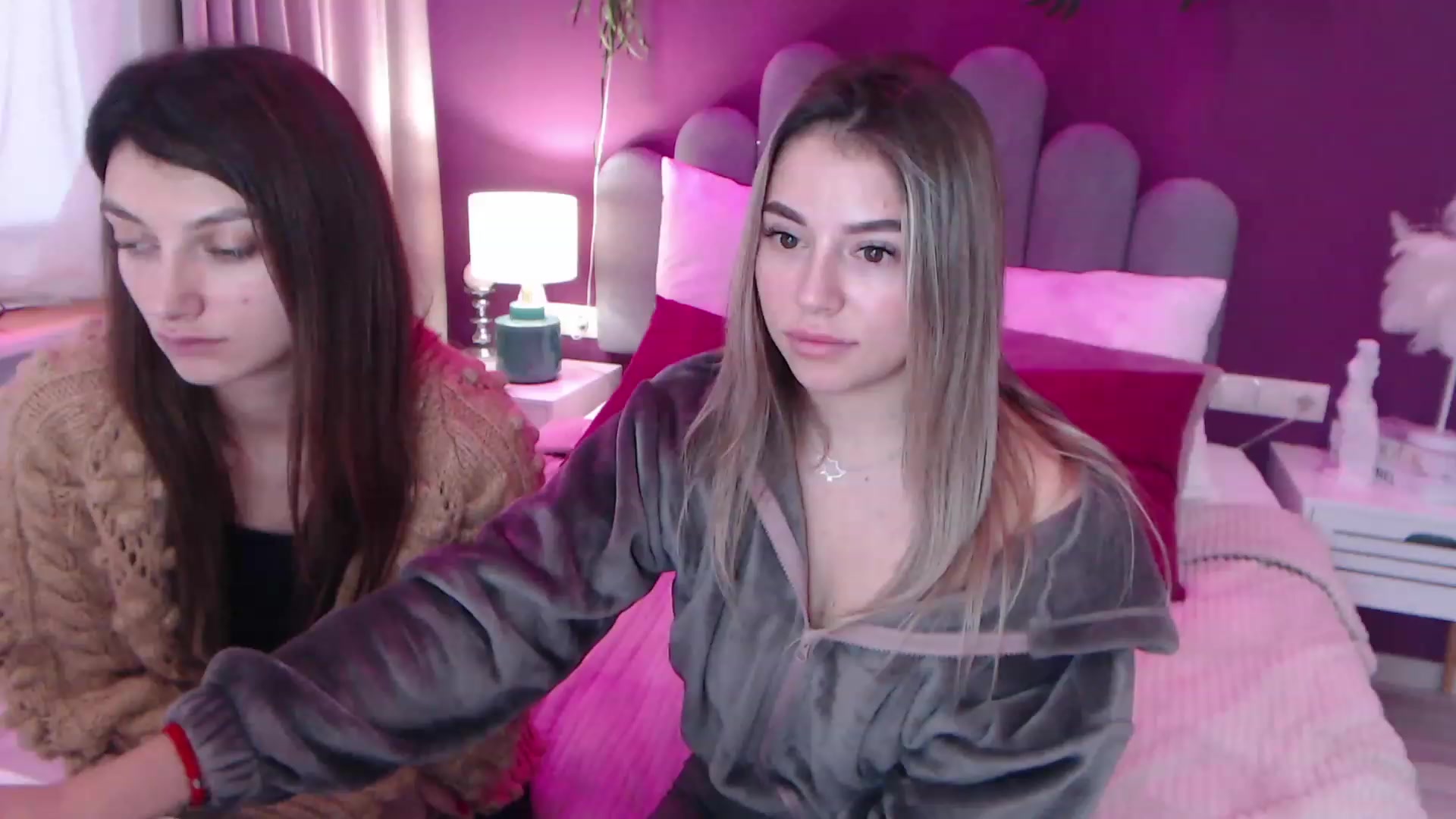Gallery image thumbnail from SofiBloom's myfreecams stream on, 12/11/2022, 10:10 image 3 of 20