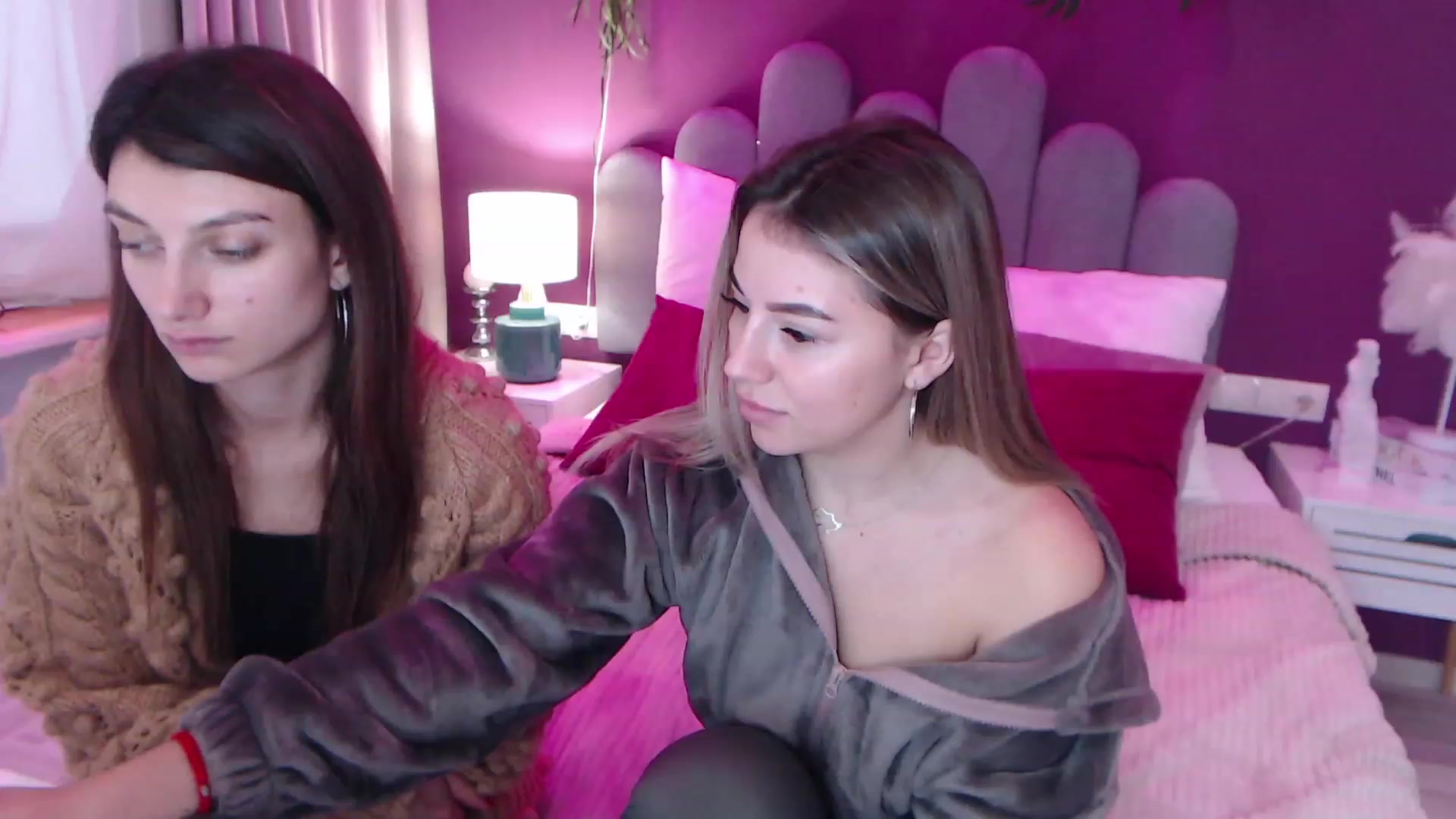 Gallery image thumbnail from SofiBloom's myfreecams stream on, 12/11/2022, 10:10 image 7 of 20