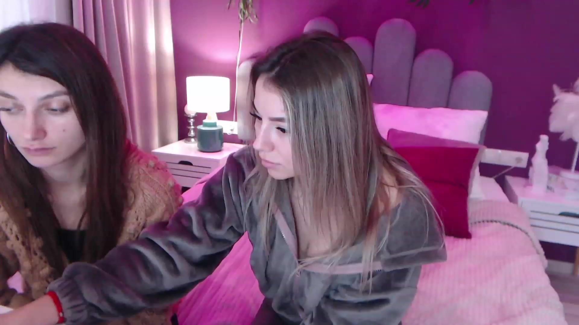 Gallery image thumbnail from SofiBloom's myfreecams stream on, 12/11/2022, 10:10 image 2 of 20