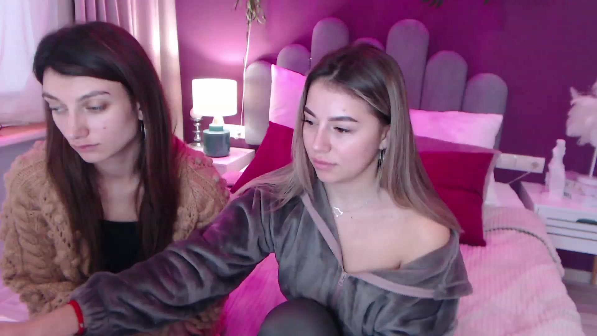Gallery image thumbnail from SofiBloom's myfreecams stream on, 12/11/2022, 10:10 image 10 of 20