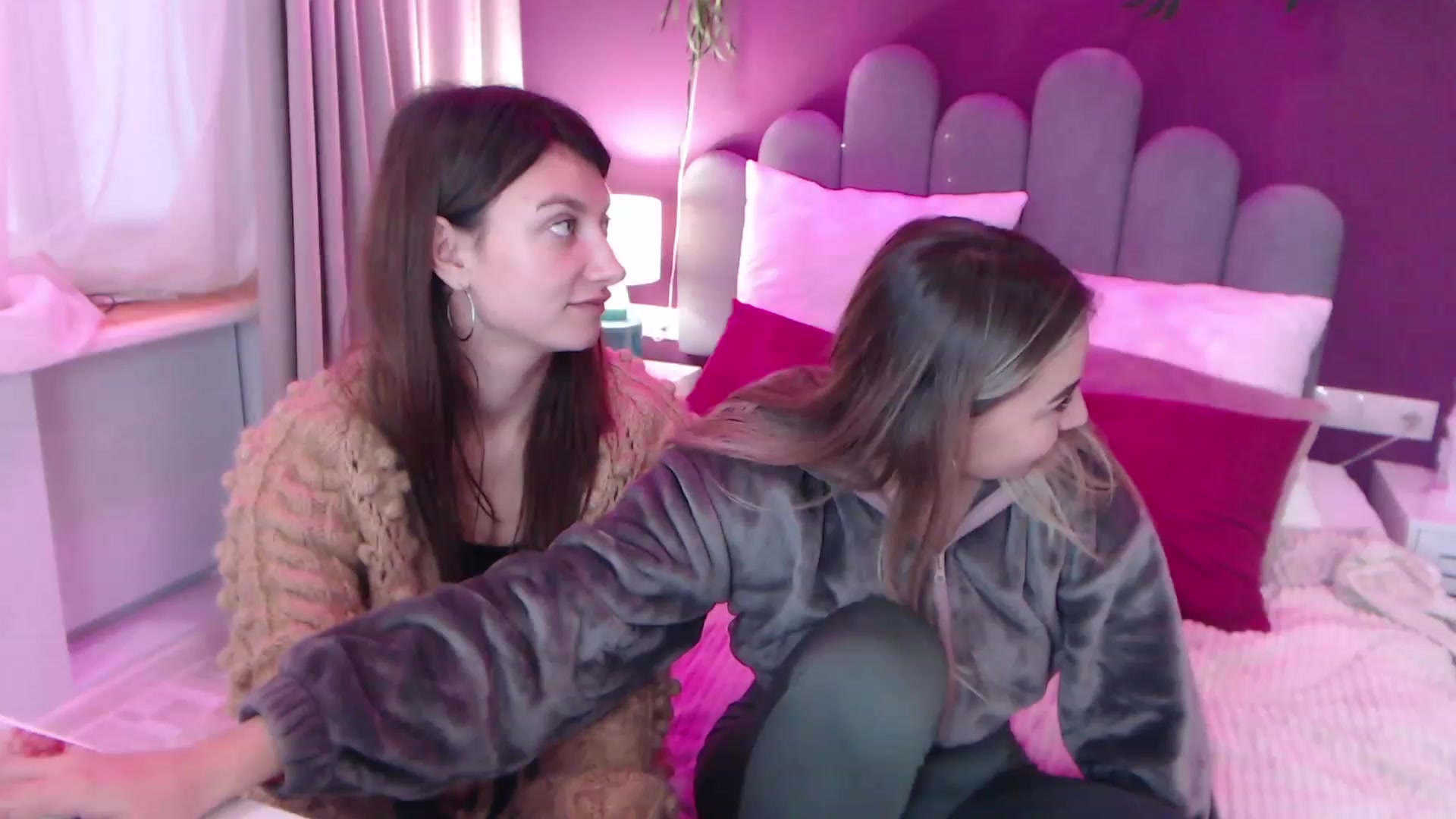 Gallery image thumbnail from SofiBloom's myfreecams stream on, 12/11/2022, 10:59 image 5 of 20