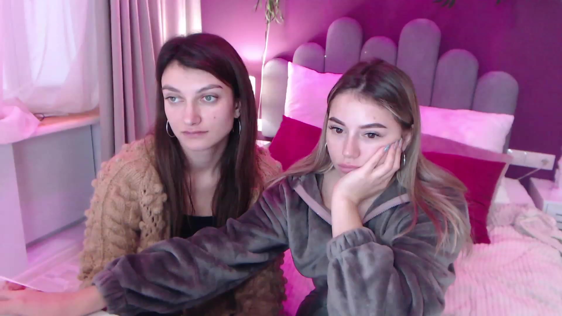 Gallery image thumbnail from SofiBloom's myfreecams stream on, 12/11/2022, 10:59 image 3 of 20