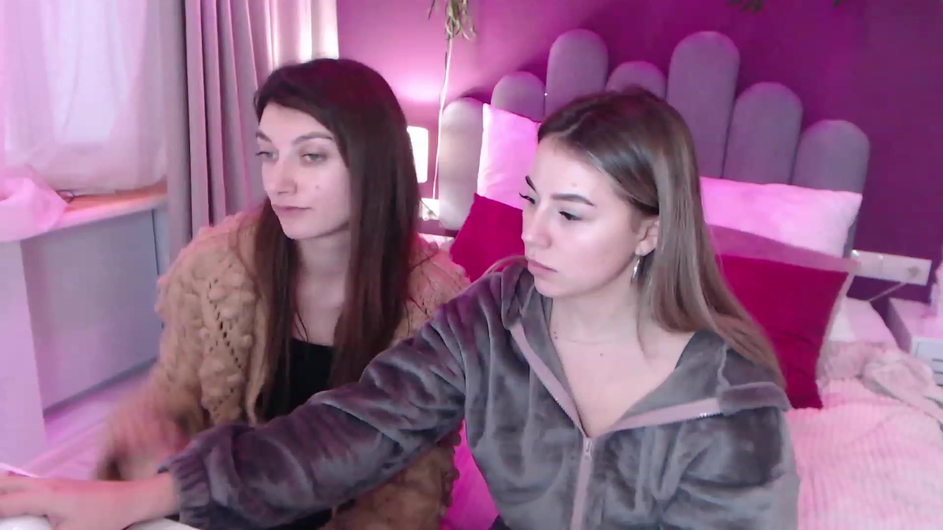 Gallery image thumbnail from SofiBloom's myfreecams stream on, 12/11/2022, 10:59 image 10 of 20