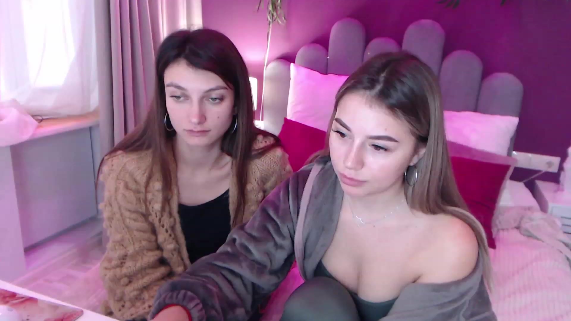 Gallery image thumbnail from SofiBloom's myfreecams stream on, 12/11/2022, 12:09 image 8 of 20