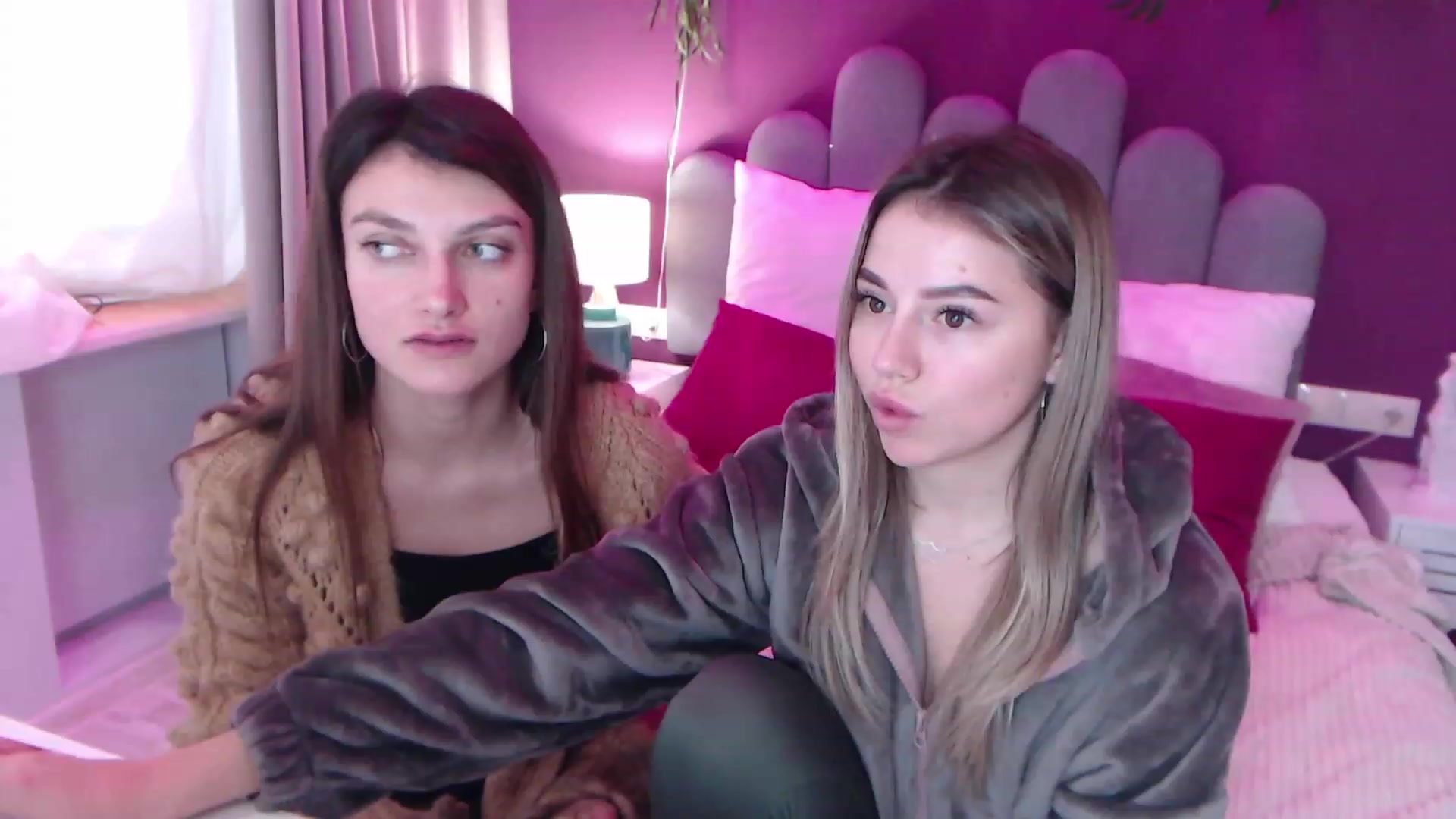 Gallery image thumbnail from SofiBloom's myfreecams stream on, 12/11/2022, 12:09 image 11 of 20