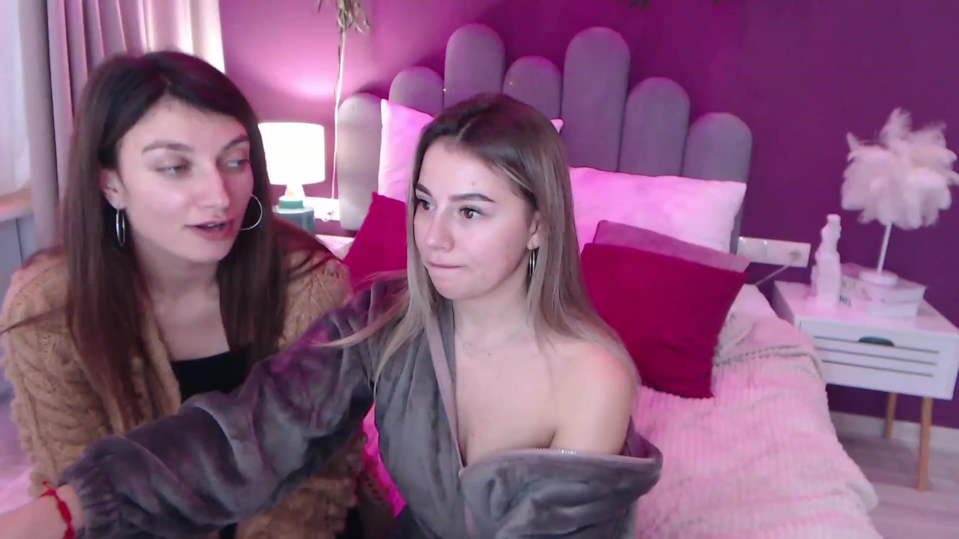 Gallery image thumbnail from SofiBloom's myfreecams stream on, 12/11/2022, 12:56 image 11 of 20