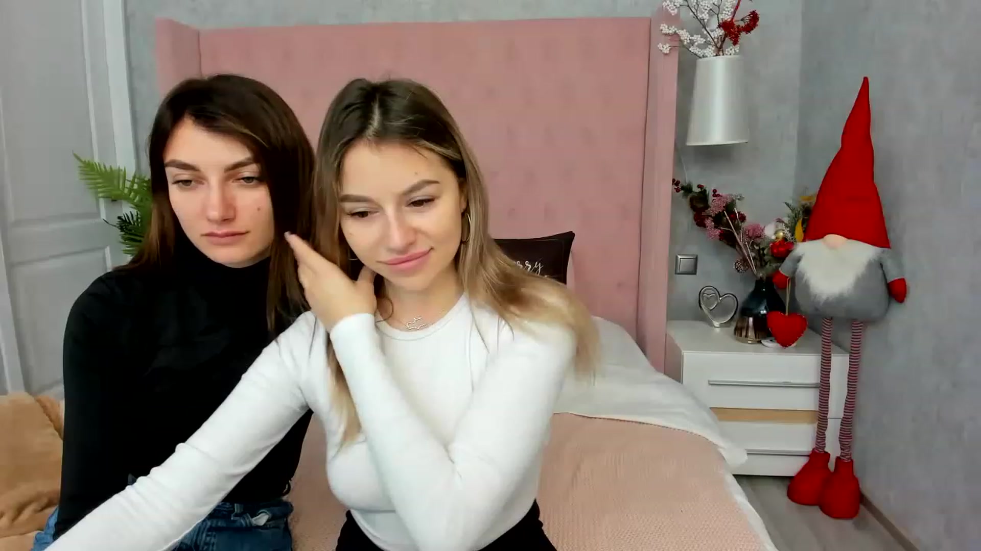 Gallery image thumbnail from SofiBloom's myfreecams stream on, 12/23/2022, 18:05 image 7 of 20