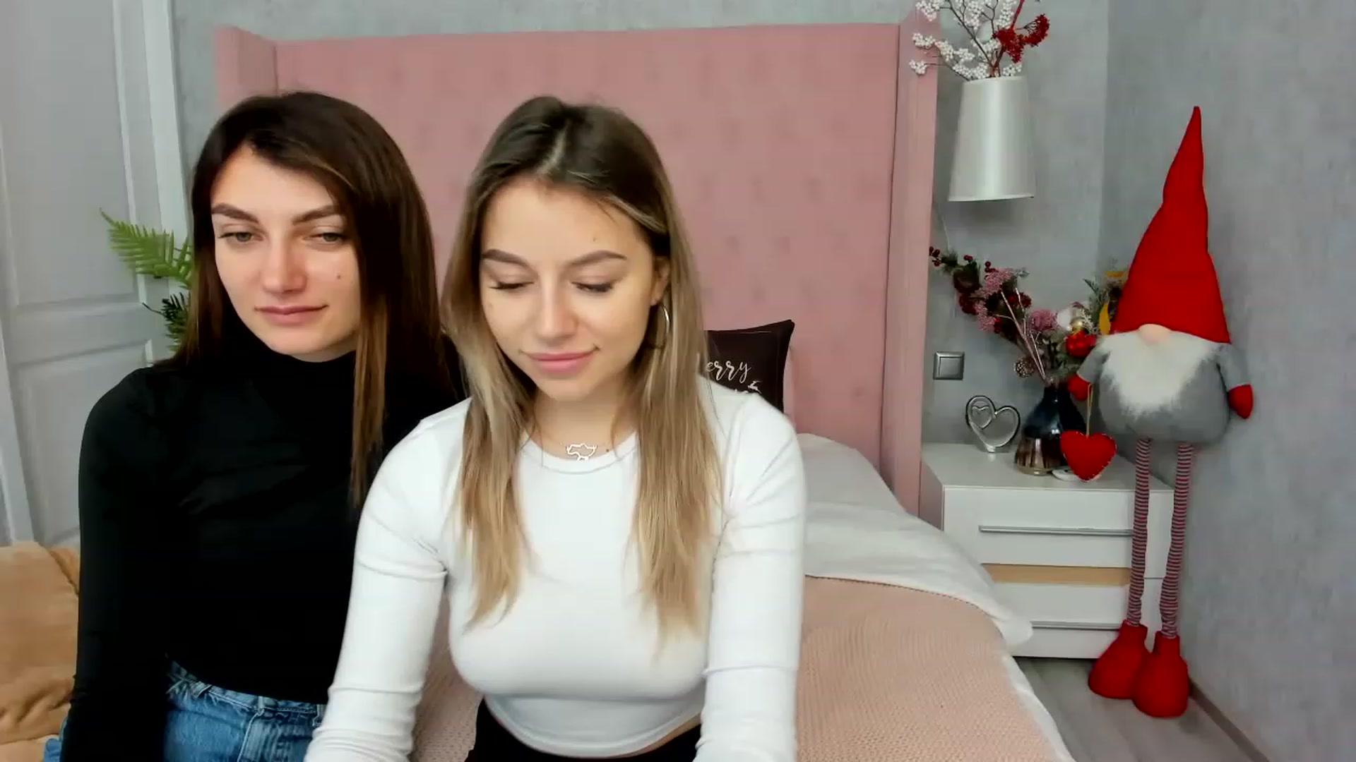 Gallery image thumbnail from SofiBloom's myfreecams stream on, 12/23/2022, 18:05 image 6 of 20