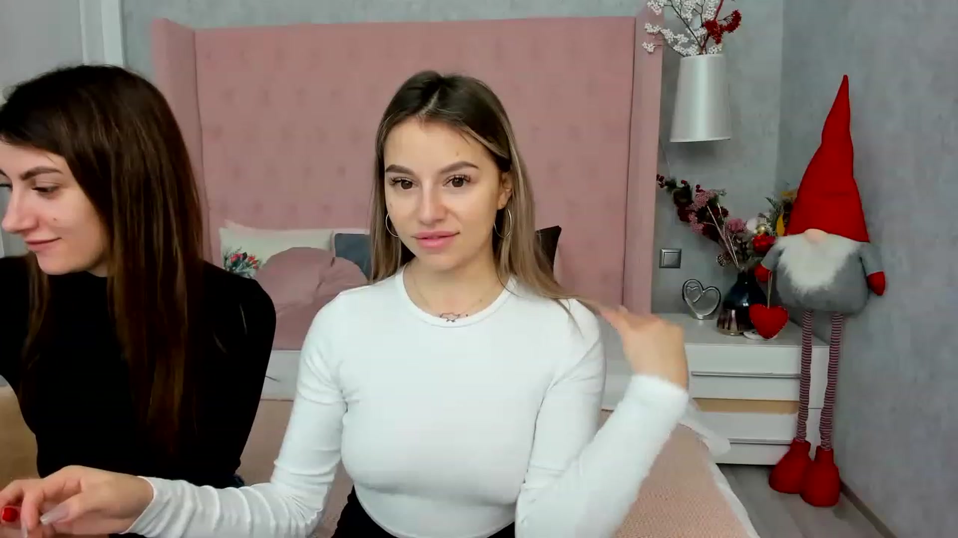 Gallery image thumbnail from SofiBloom's myfreecams stream on, 12/23/2022, 18:05 image 11 of 20