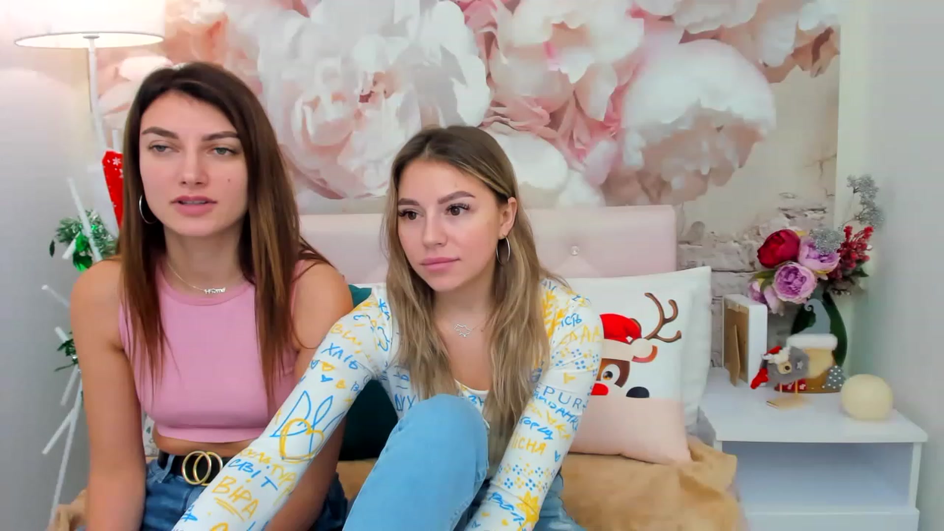 Gallery image thumbnail from SofiBloom's myfreecams stream on, 12/25/2022, 19:15 image 17 of 20