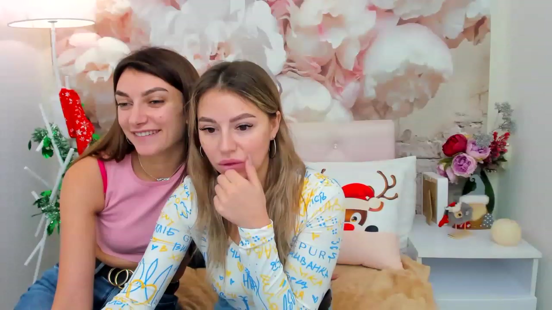 Gallery image thumbnail from SofiBloom's myfreecams stream on, 12/25/2022, 19:15 image 11 of 20