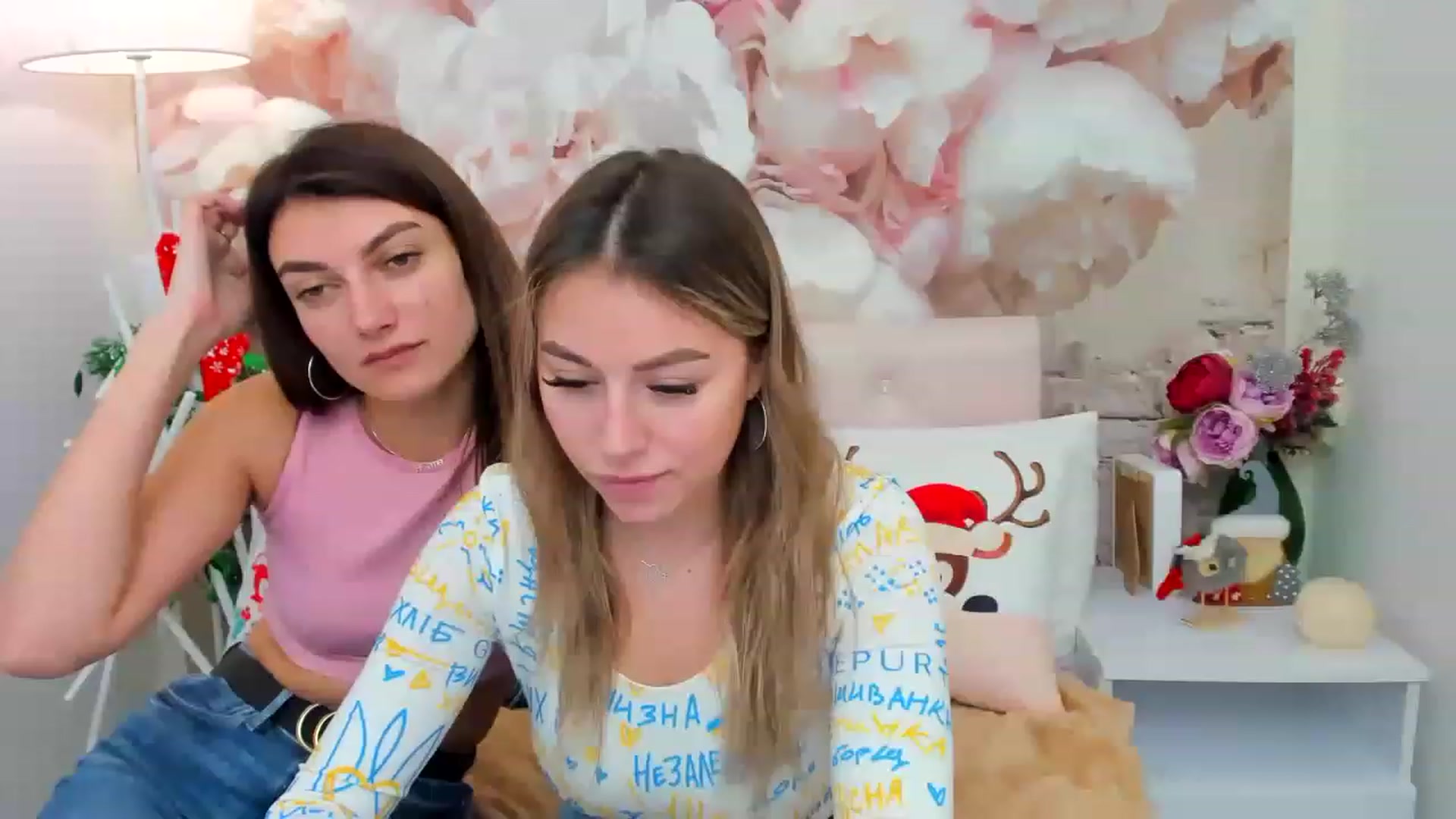 Gallery image thumbnail from SofiBloom's myfreecams stream on, 12/25/2022, 19:15 image 10 of 20