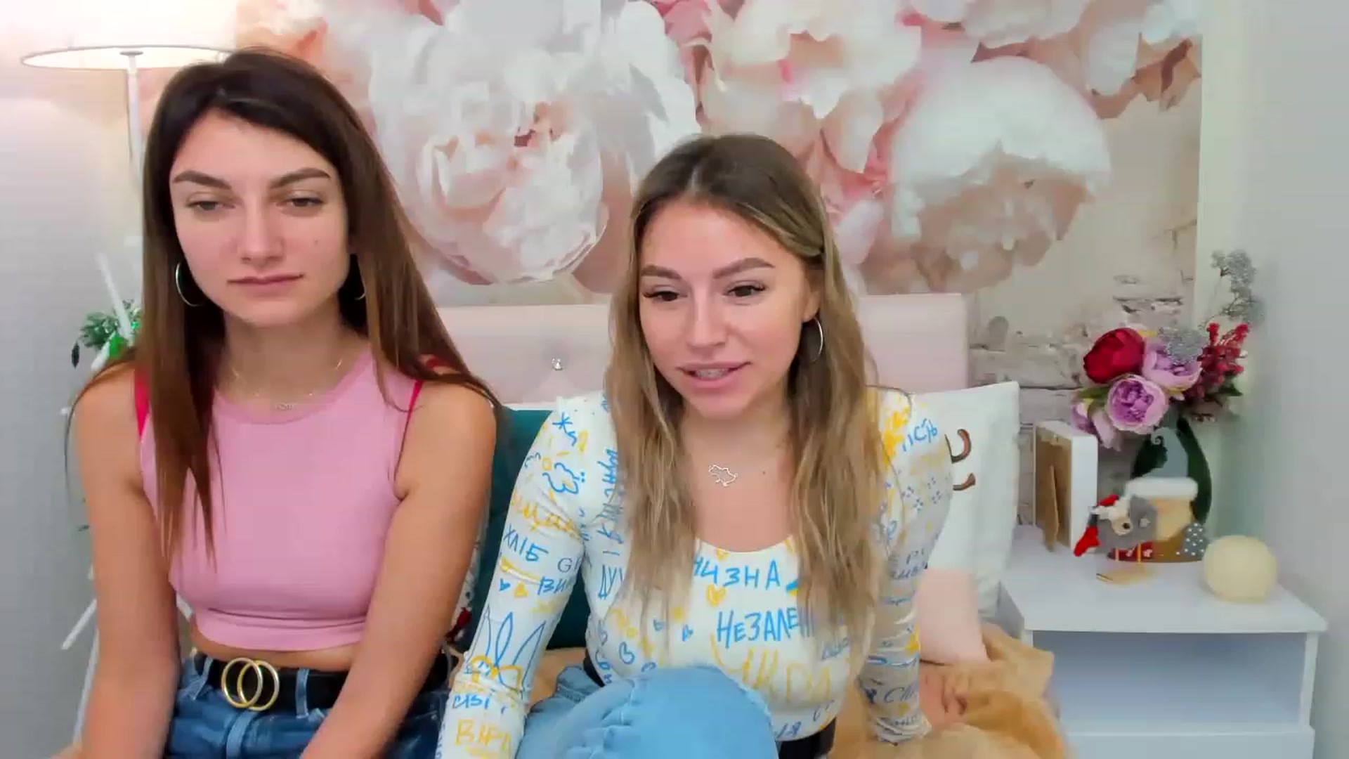 Gallery image thumbnail from SofiBloom's myfreecams stream on, 12/25/2022, 19:15 image 12 of 20