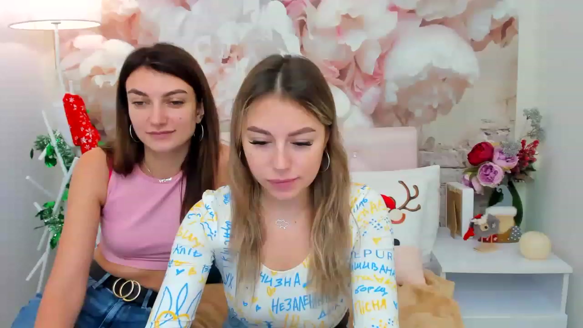 Gallery image thumbnail from SofiBloom's myfreecams stream on, 12/25/2022, 19:15 image 6 of 20