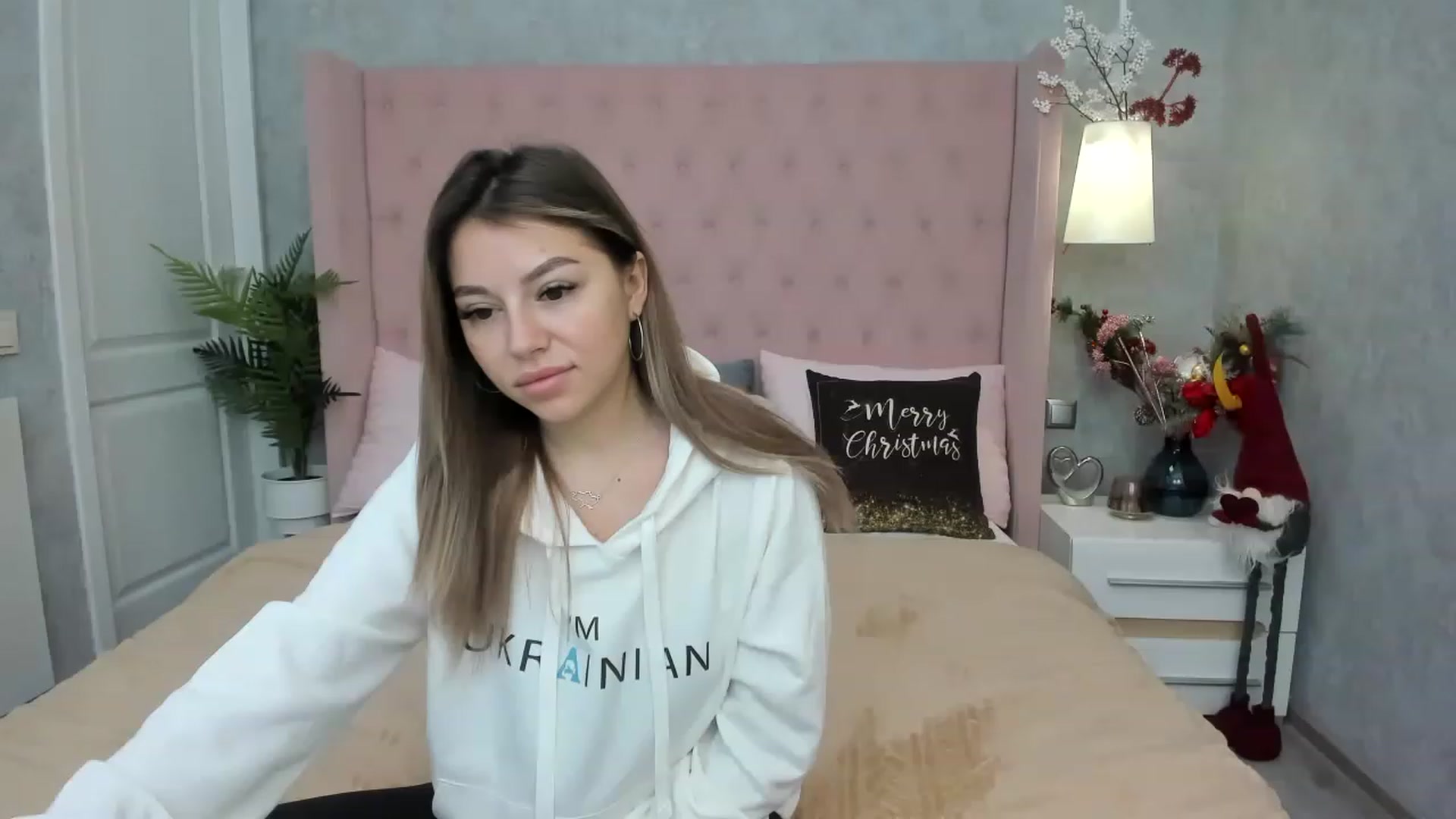 Gallery image thumbnail from SofiBloom's myfreecams stream on, 12/28/2022, 10:40 image 7 of 20