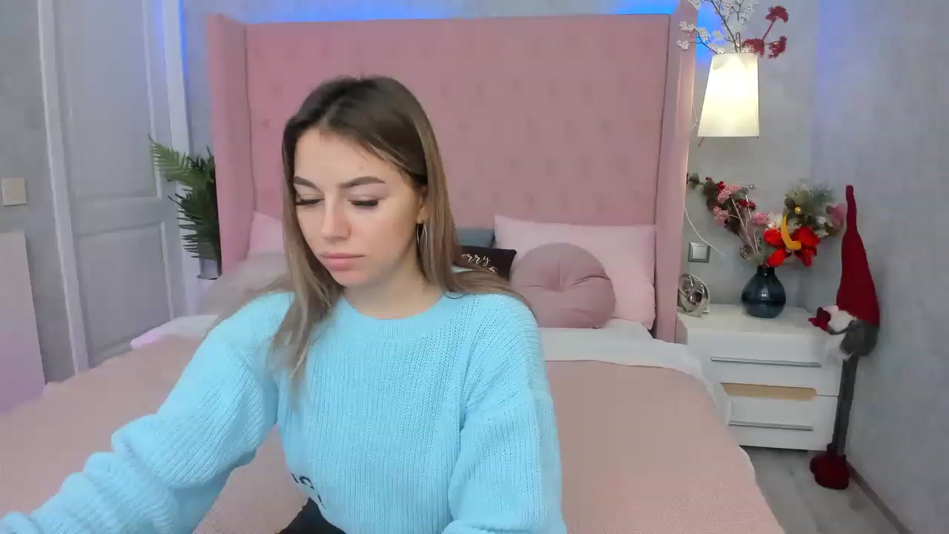 Gallery image thumbnail from SofiBloom's myfreecams stream on, 12/30/2022, 14:21 image 12 of 20