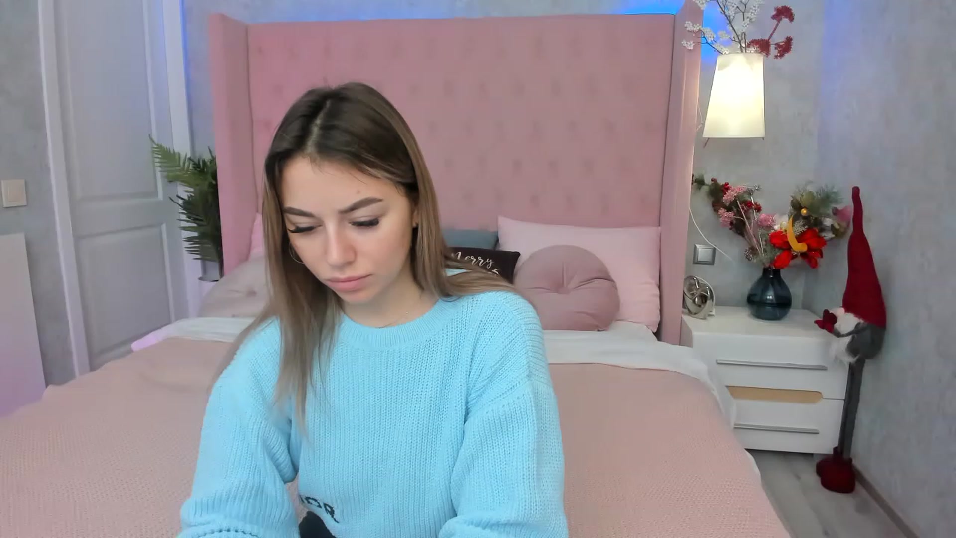 Gallery image thumbnail from SofiBloom's myfreecams stream on, 12/30/2022, 14:21 image 16 of 20