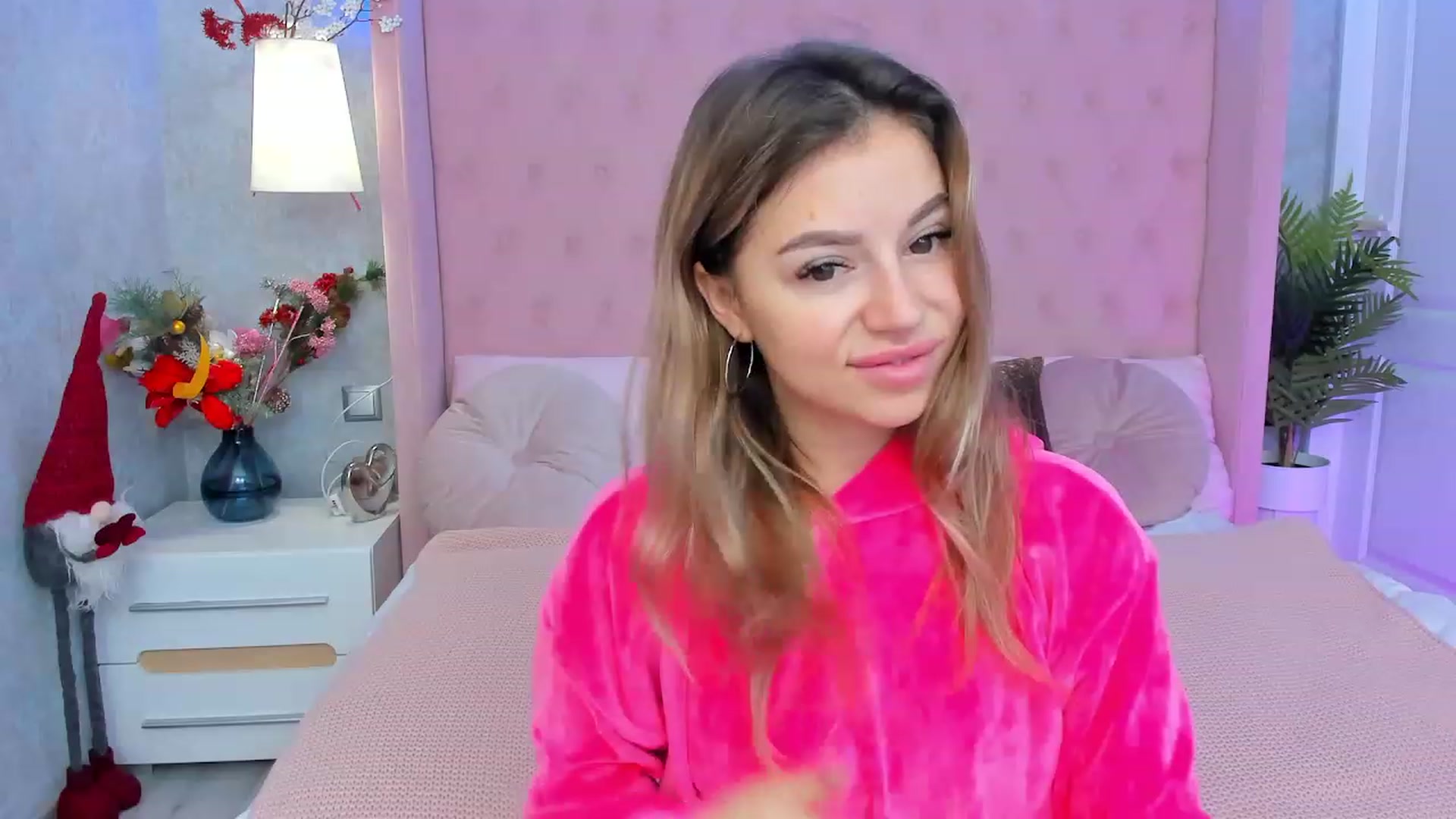 Gallery image thumbnail from SofiBloom's myfreecams stream on, 01/03/2023, 07:22 image 3 of 20