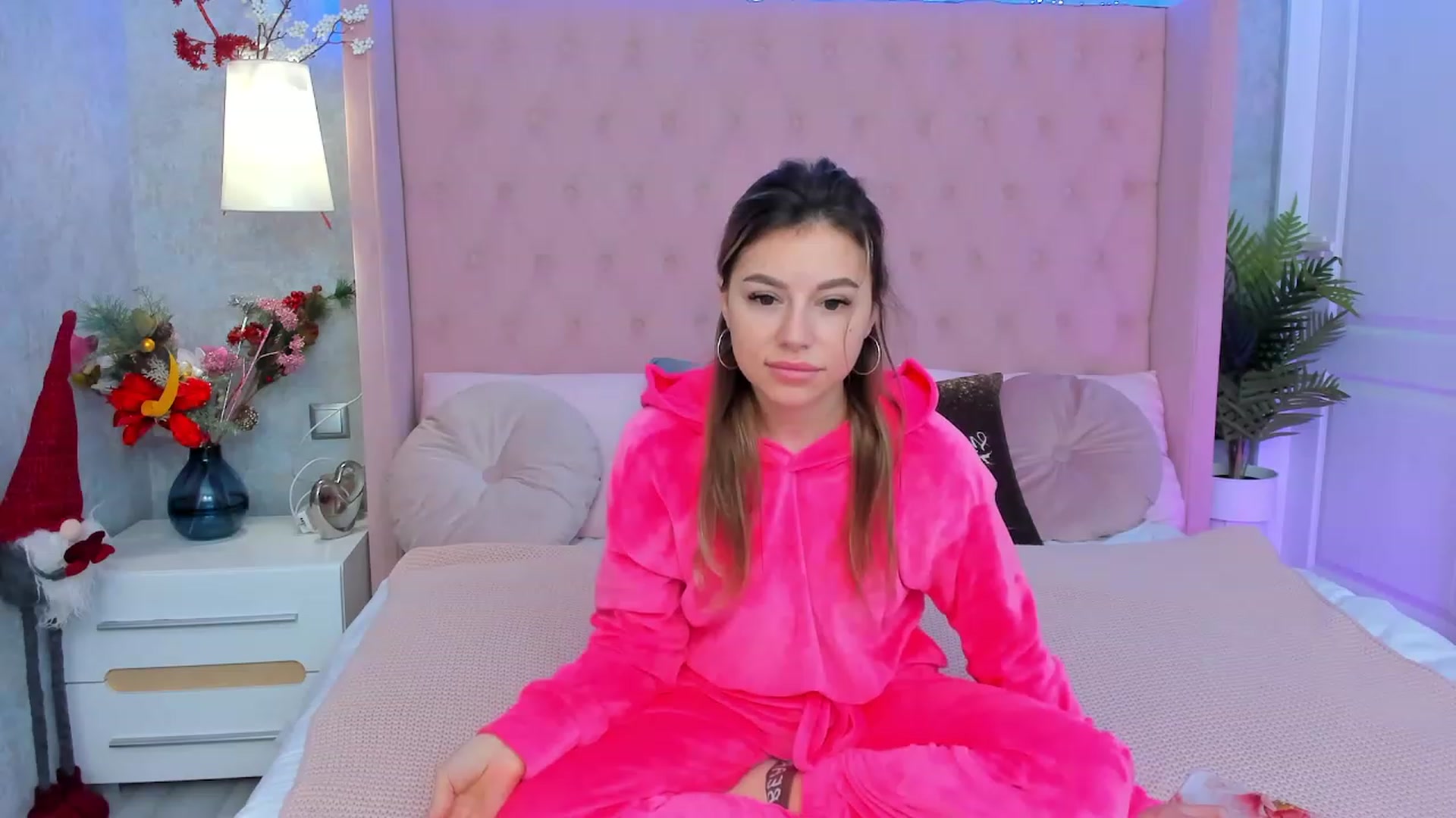 Gallery image thumbnail from SofiBloom's myfreecams stream on, 01/03/2023, 07:22 image 20 of 20