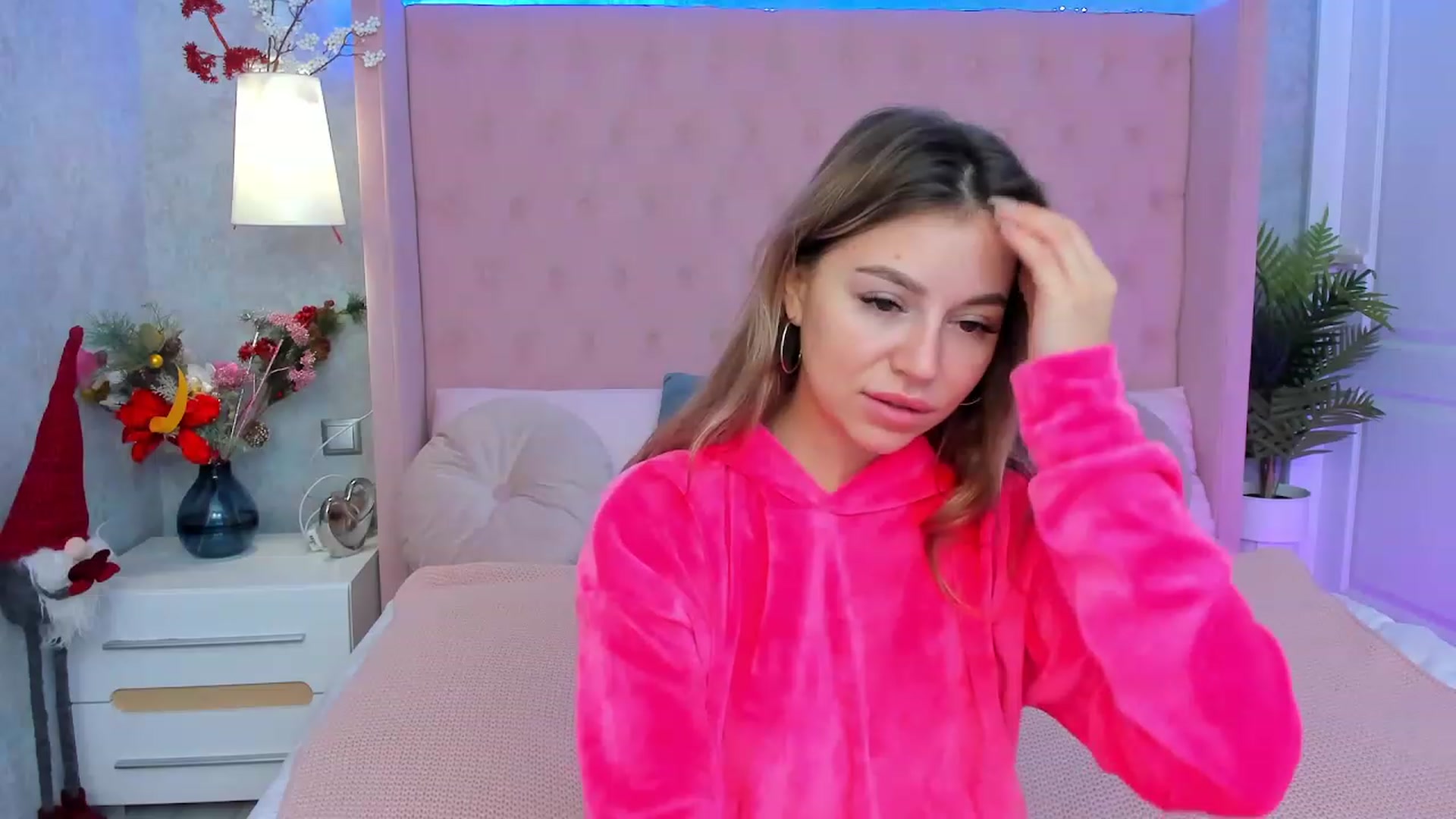 Gallery image thumbnail from SofiBloom's myfreecams stream on, 01/03/2023, 07:22 image 10 of 20