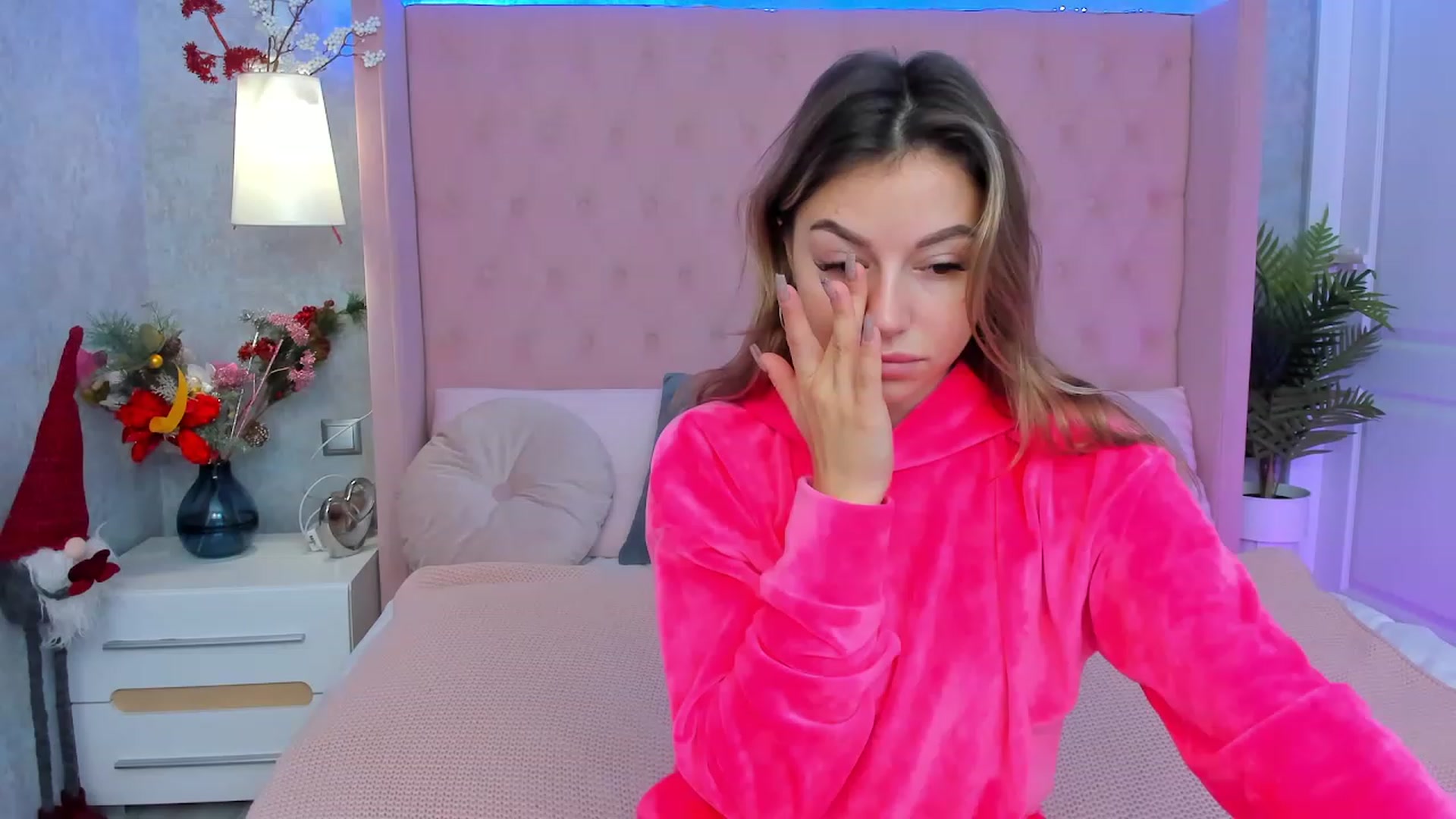 Gallery image thumbnail from SofiBloom's myfreecams stream on, 01/03/2023, 07:22 image 9 of 20