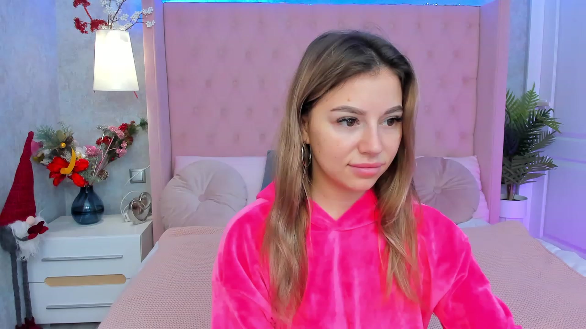 Gallery image thumbnail from SofiBloom's myfreecams stream on, 01/03/2023, 07:22 image 4 of 20